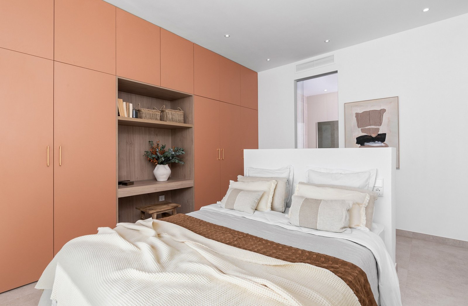 <p>Villa provided with 3 Bedrooms and 3 Bathrooms, private swimming pool and parking space on own plot. </p>