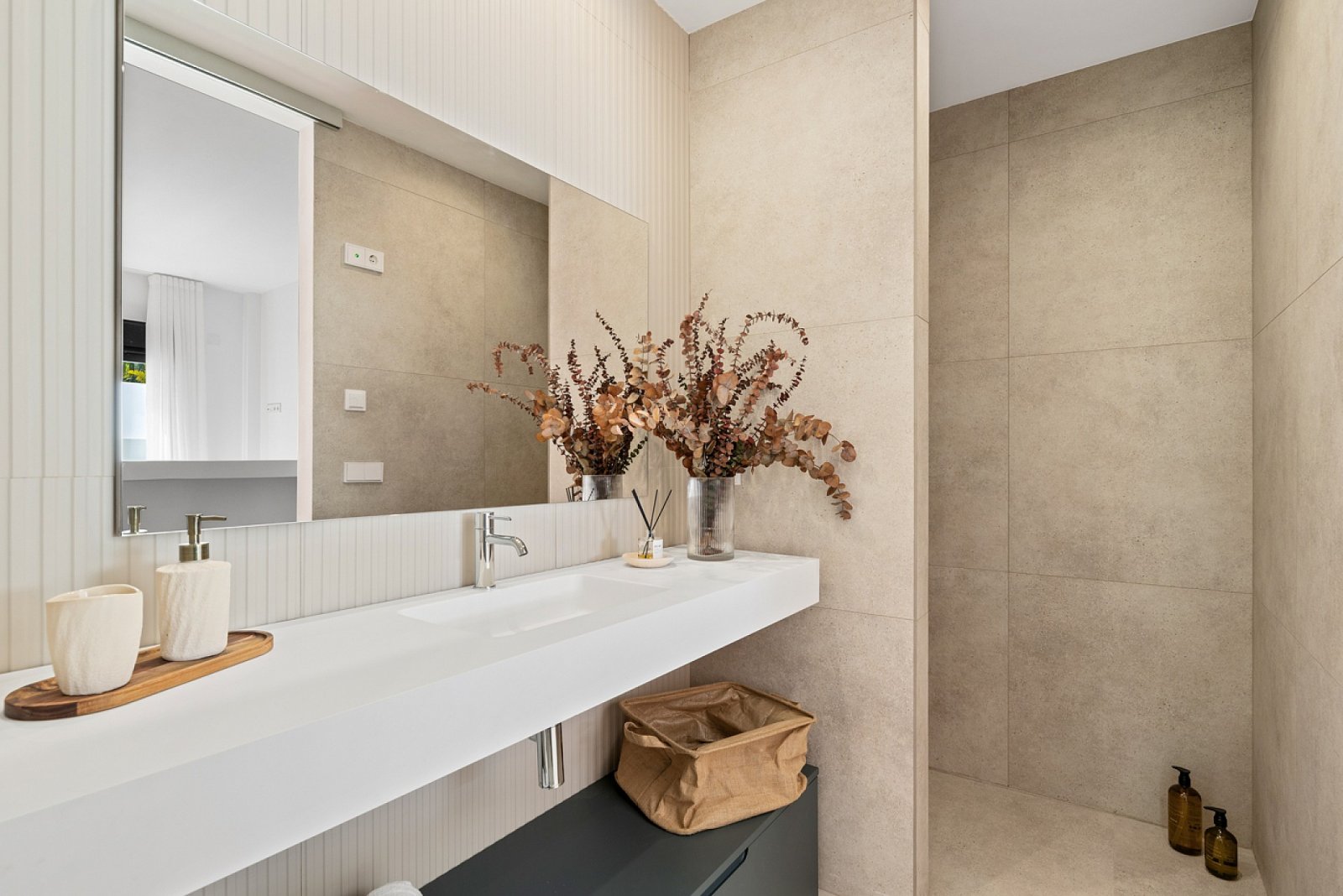 <p>Villa provided with 3 Bedrooms and 3 Bathrooms, private swimming pool and parking space on own plot. </p>