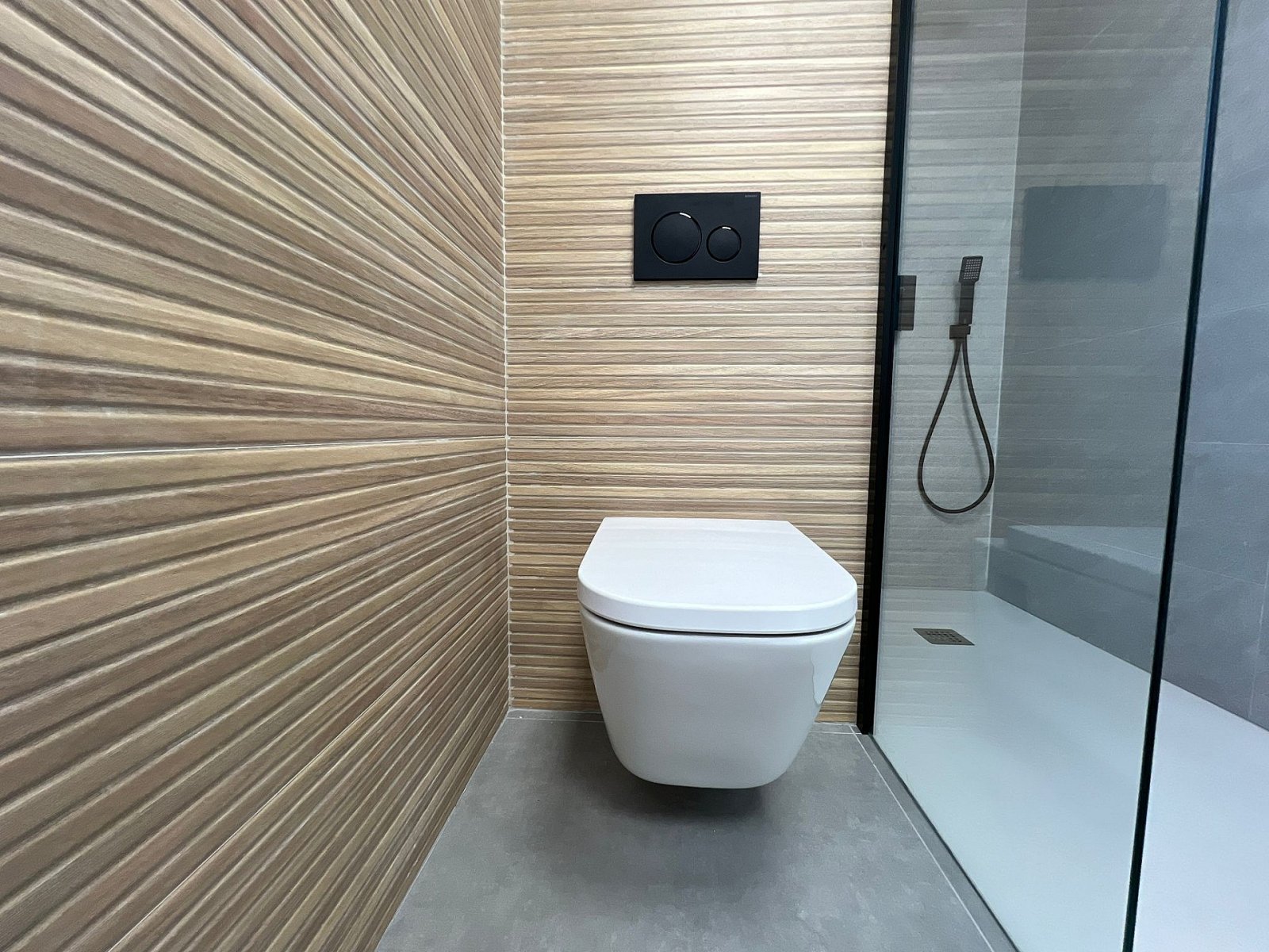 Luxusvilla mit Pool, Garage und spektakulärem Panorama