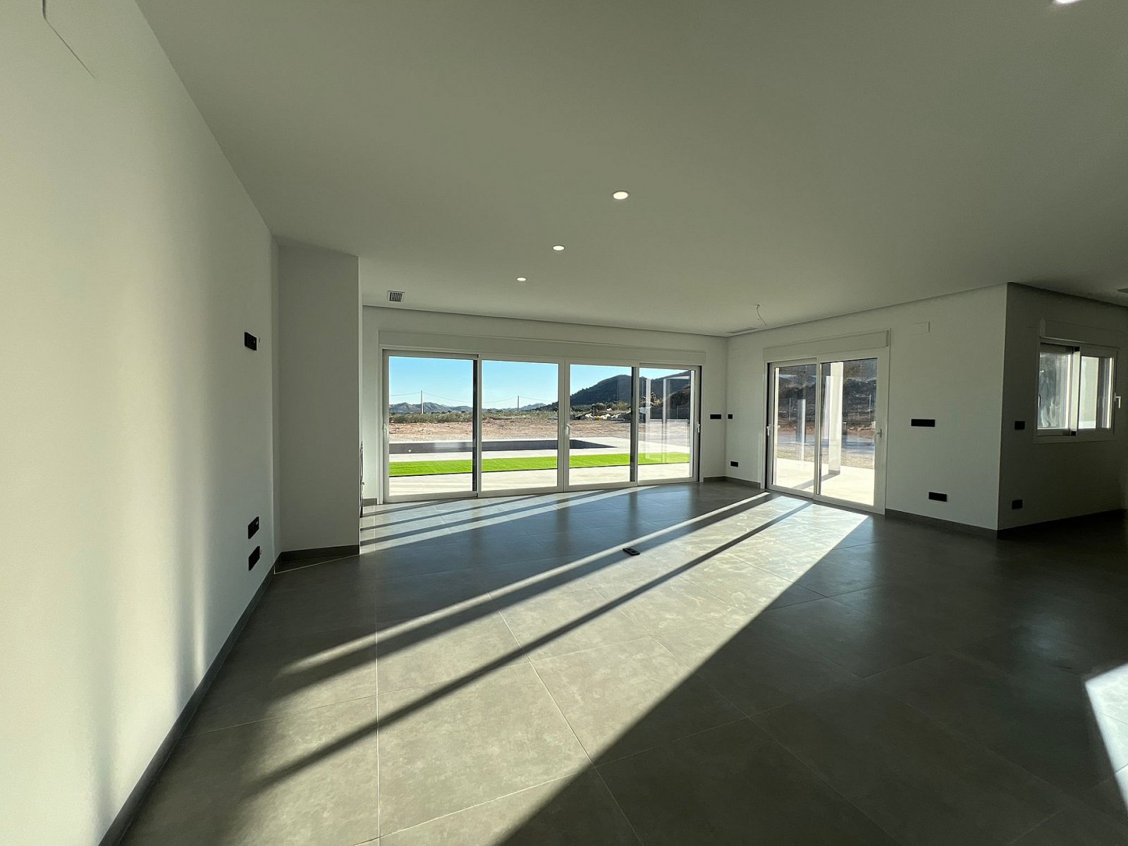 Luxusvilla mit Pool, Garage und spektakulärem Panorama