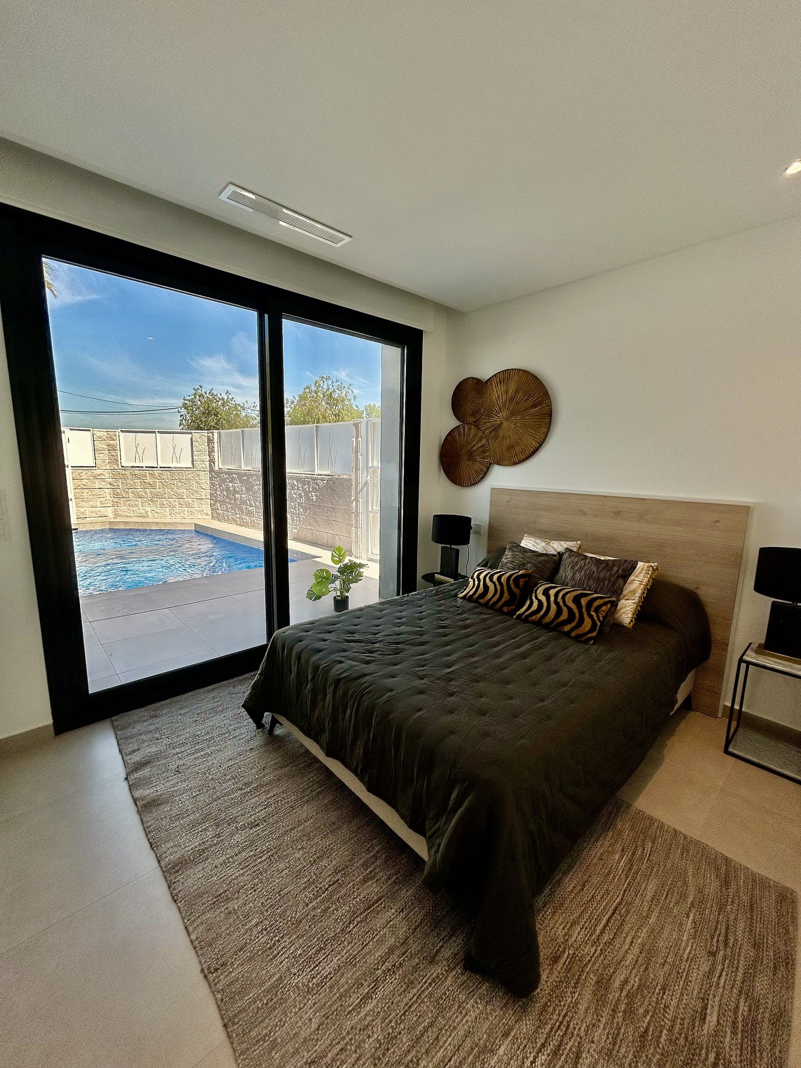 <p>Villa provided with 3 Bedrooms and 2 Bathrooms, private swimming pool and parking space on own plot. </p><p>Discover Mediterranean living in thi...