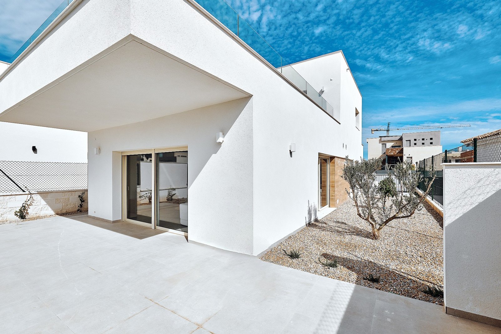 <p>Villa provided with 3 Bedrooms and 3 Bathrooms, private swimming pool and parking space on own plot. </p><p>On entering the villa you will find ...