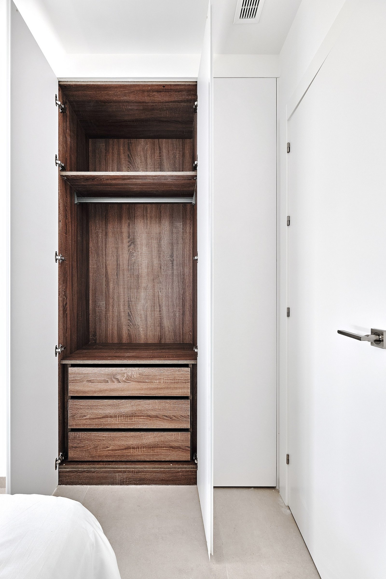 <p>Villa provided with 3 Bedrooms and 3 Bathrooms, private swimming pool and parking space on own plot. </p><p>On entering the villa you will find ...