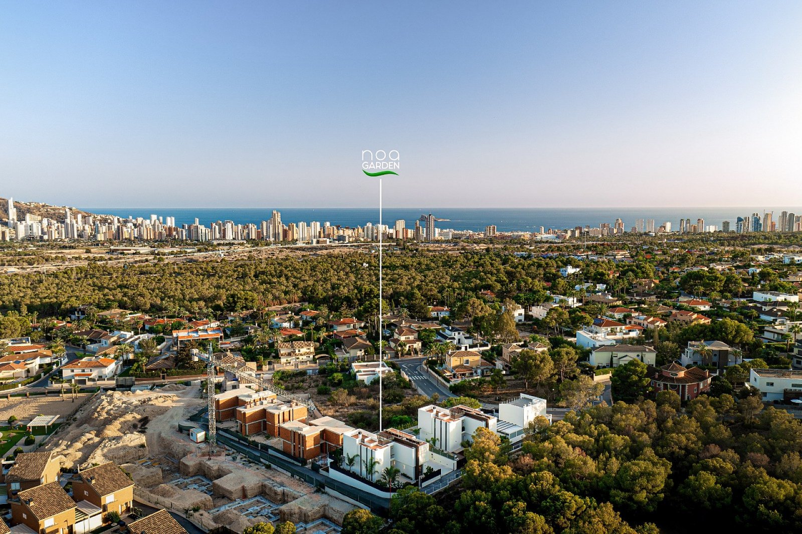 <p>Villa with basement provided with 4 Bedrooms and 4 Bathrooms, private swimming pool and multiple parking spaces. </p><p>This exclusive project i...