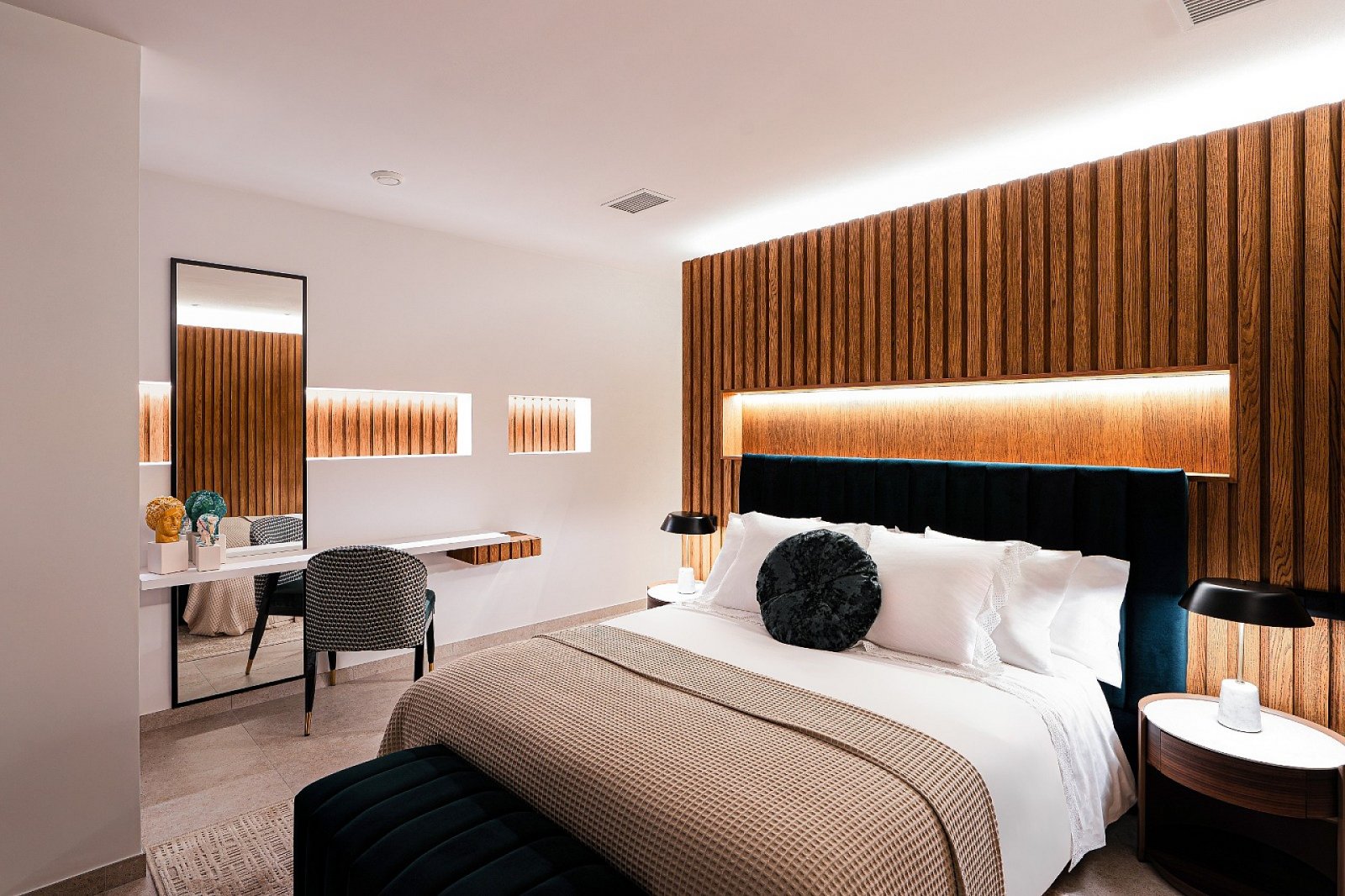 <p>Villa with basement provided with 4 Bedrooms and 4 Bathrooms, private swimming pool and multiple parking spaces. </p><p>This exclusive project i...