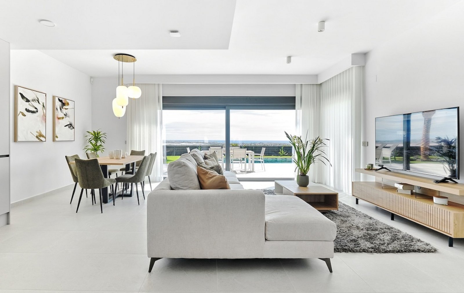 <p>Villa provided with 3 Bedrooms and 3 Bathrooms, private swimming pool and parking space on own plot. </p><p>Discover the luxury of these beautif...