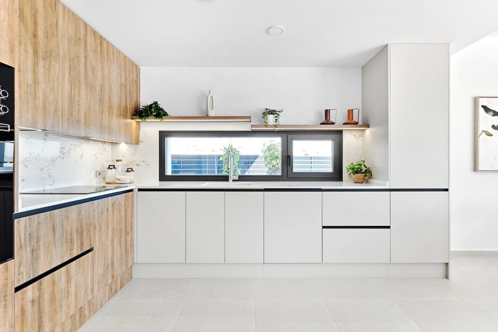 <p>Villa provided with 3 Bedrooms and 3 Bathrooms, private swimming pool and parking space on own plot. </p><p>Discover the luxury of these beautif...