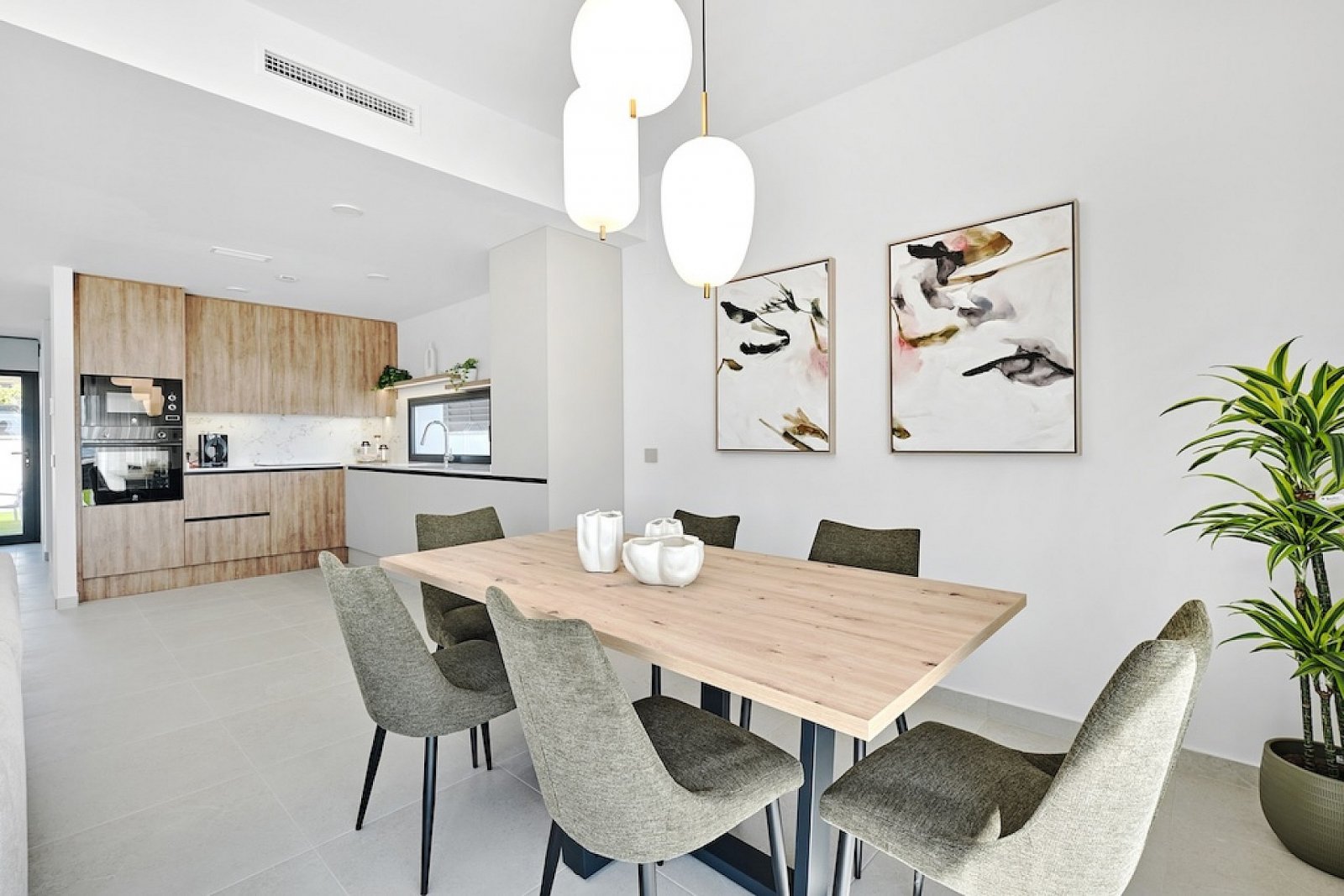 <p>Villa provided with 3 Bedrooms and 3 Bathrooms, private swimming pool and parking space on own plot. </p><p>Discover the luxury of these beautif...