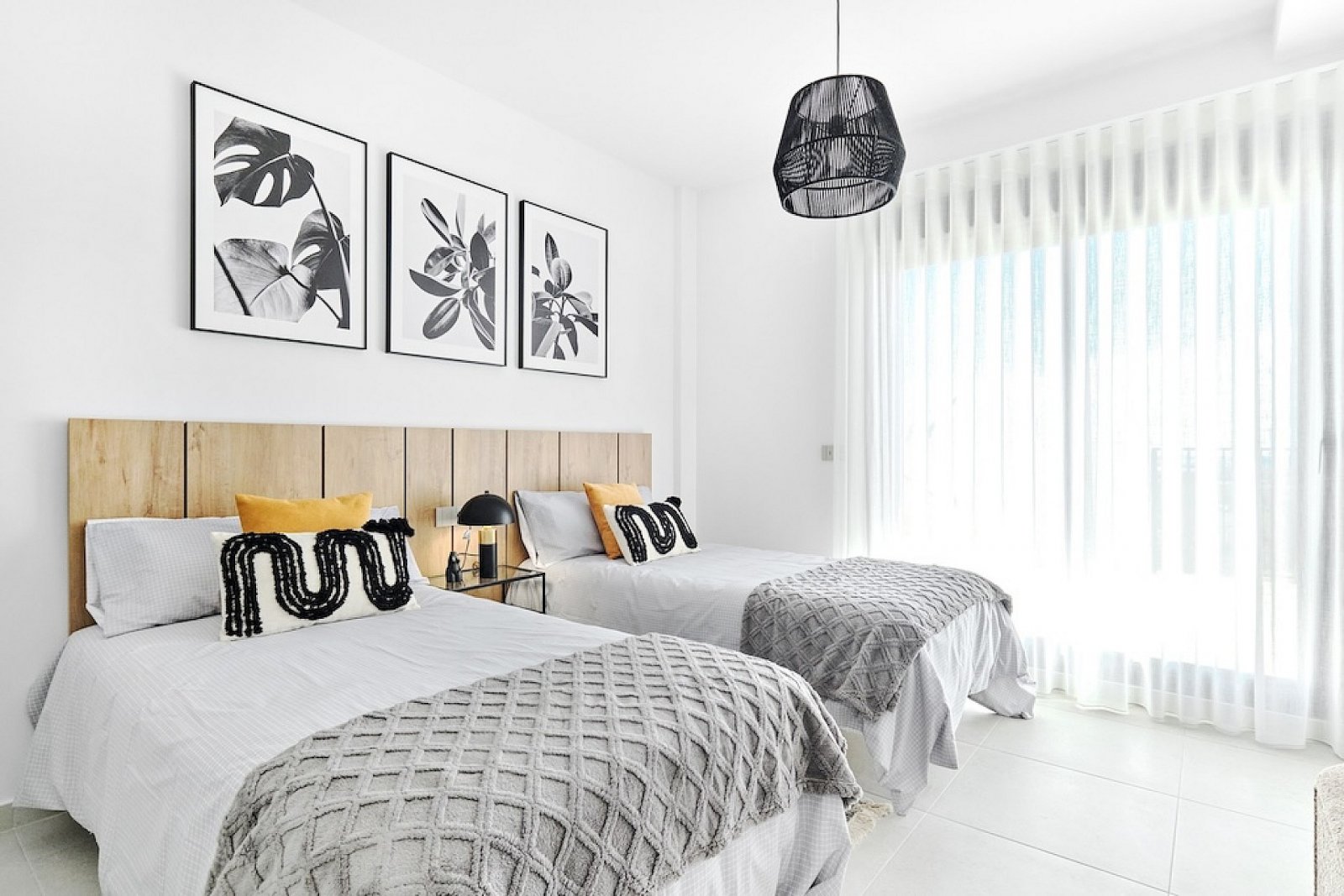 <p>Villa provided with 3 Bedrooms and 3 Bathrooms, private swimming pool and parking space on own plot. </p><p>Discover the luxury of these beautif...