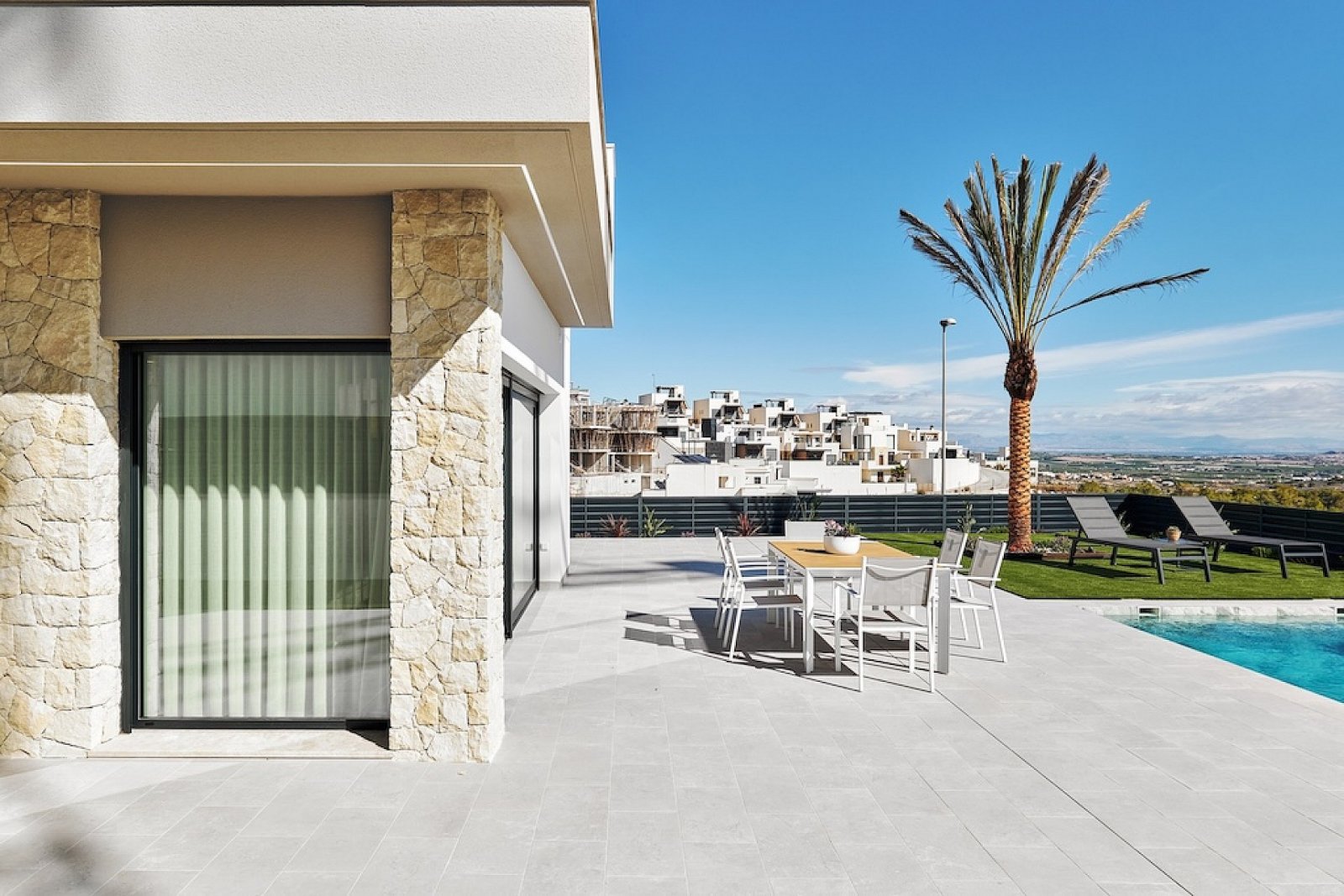 <p>Villa provided with 3 Bedrooms and 3 Bathrooms, private swimming pool and parking space on own plot. </p><p>Discover the luxury of these beautif...