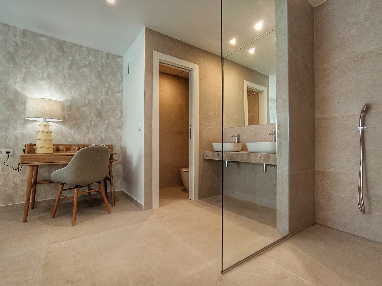 <p>Villa with basement provided with 3 Bedrooms and 2 Bathrooms, private swimming pool and parking space on own plot. </p><p>Discover these exclusi...