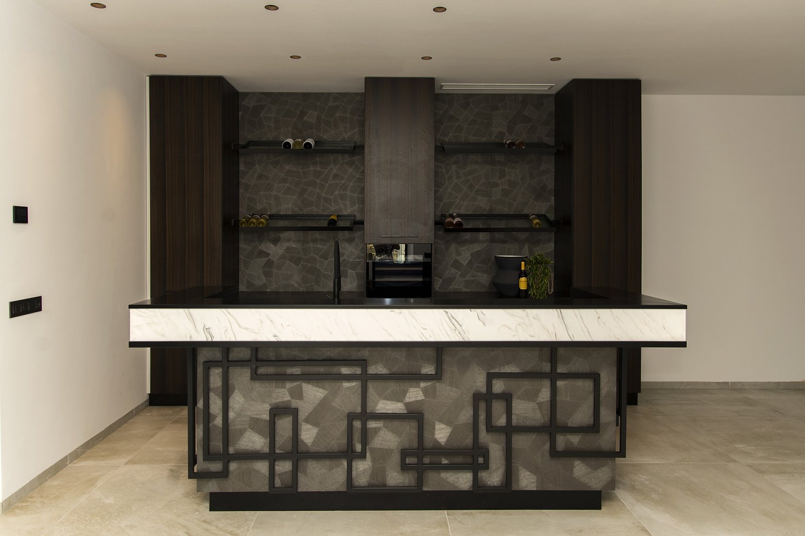 <p>Villa provided with 3 Bedrooms and 3 Bathrooms, infinity swimming pool and private garage. </p><p>The Residencial Oceanic is a unique concept, a...