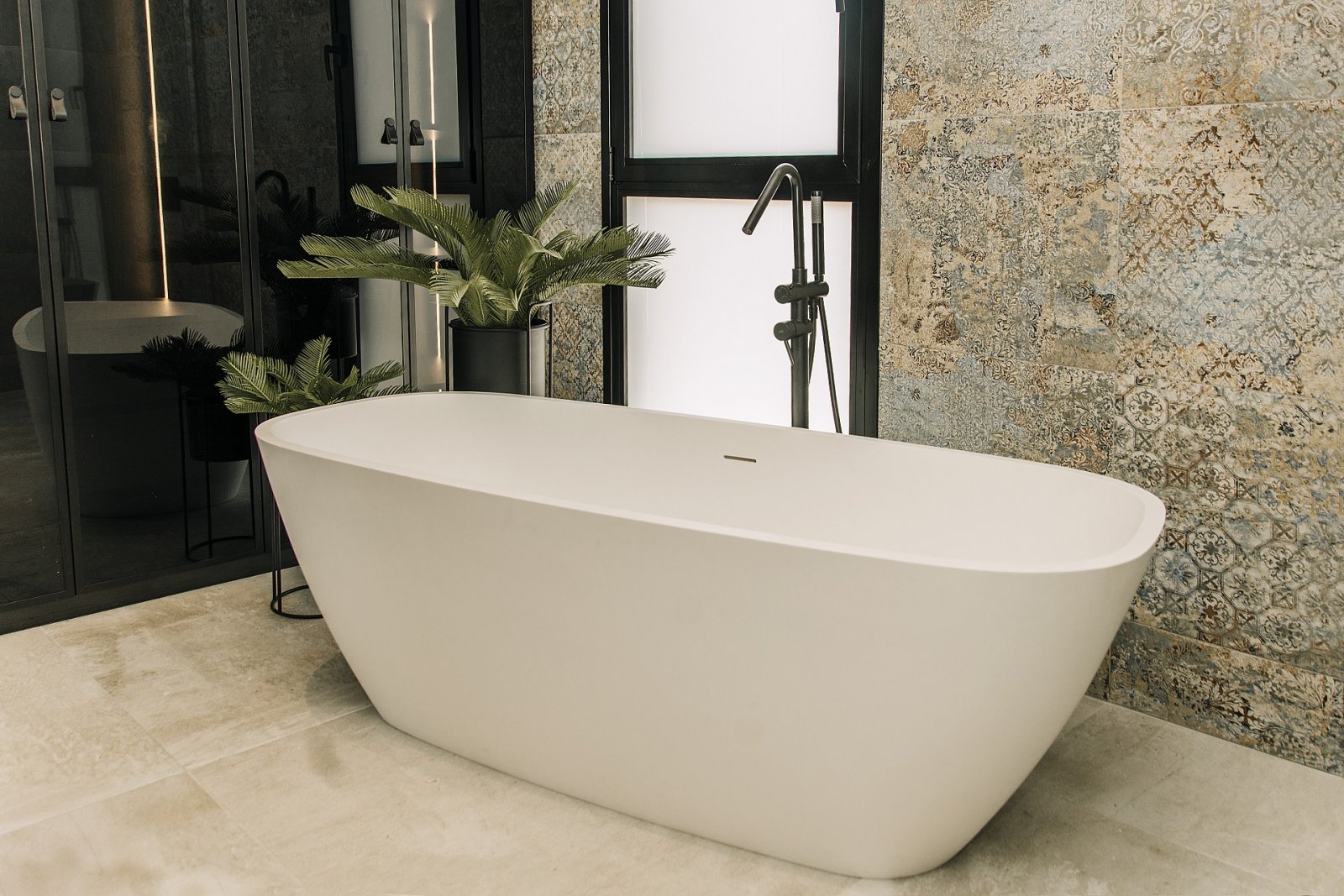 <p>Villa provided with 3 Bedrooms and 3 Bathrooms, infinity swimming pool and private garage. </p><p>The Residencial Oceanic is a unique concept, a...