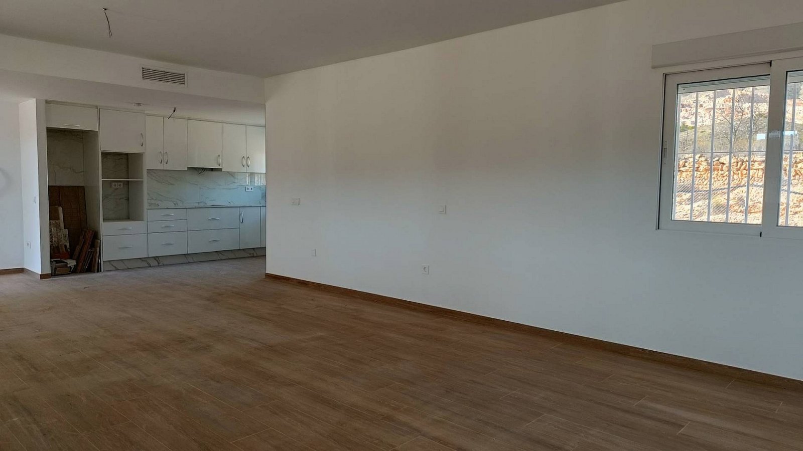 <p>Villa provided with 3 Bedrooms and 2 Bathrooms, optional swimming pool and carport. </p><p>We are delighted to present this fabulous brand new b...