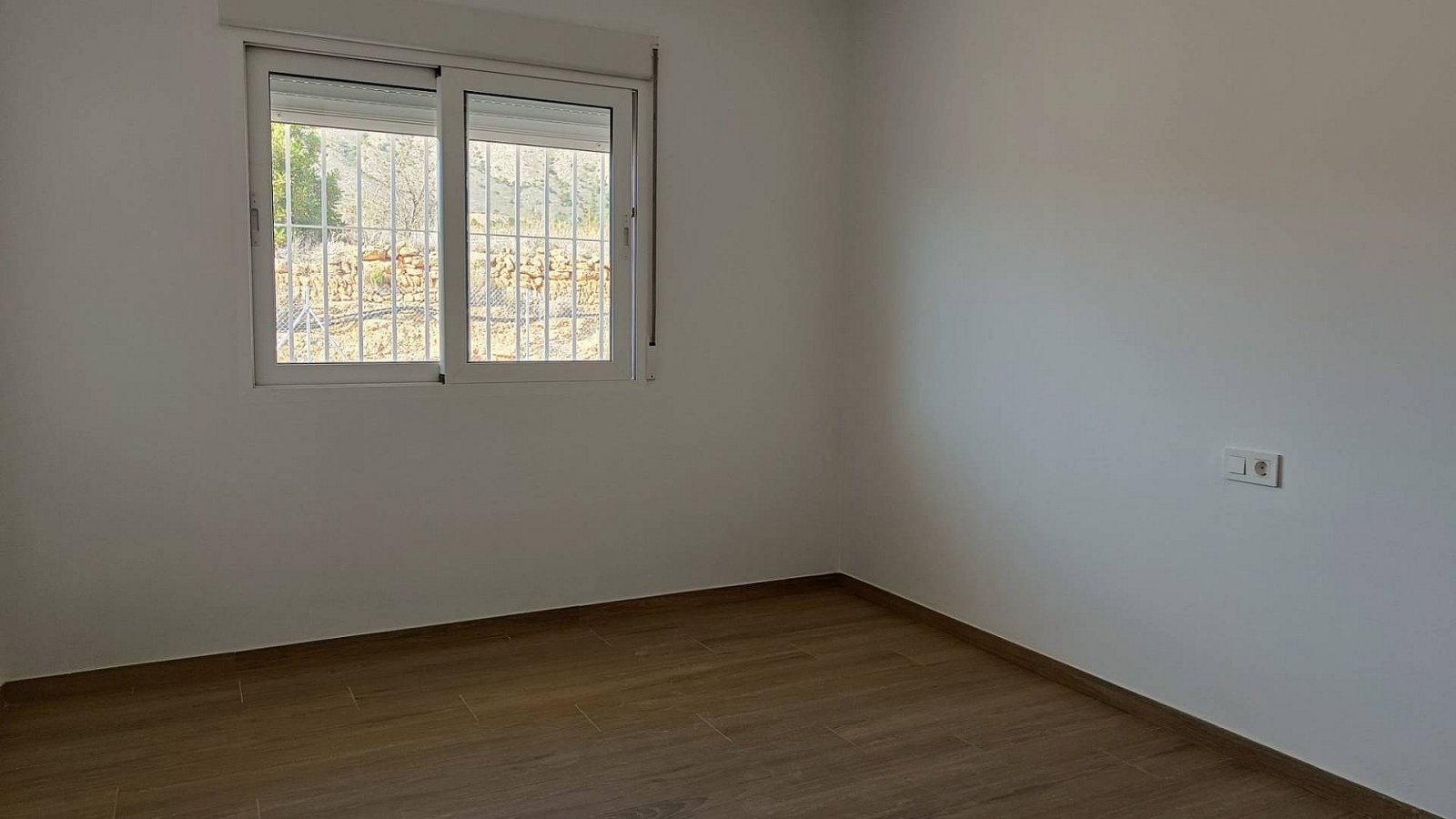 <p>Villa provided with 3 Bedrooms and 2 Bathrooms, optional swimming pool and carport. </p><p>We are delighted to present this fabulous brand new b...