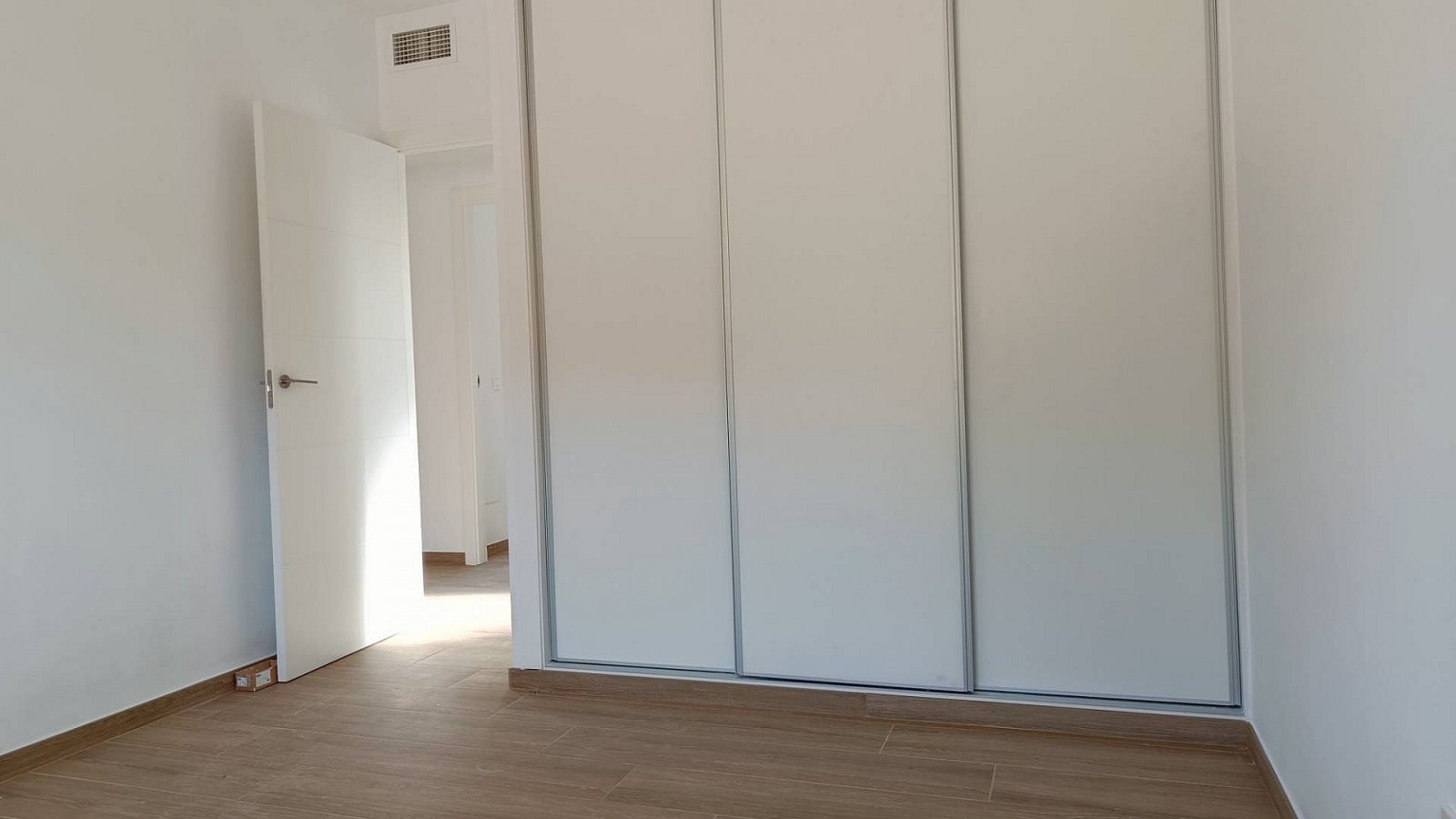 <p>Villa provided with 3 Bedrooms and 2 Bathrooms, optional swimming pool and carport. </p><p>We are delighted to present this fabulous brand new b...