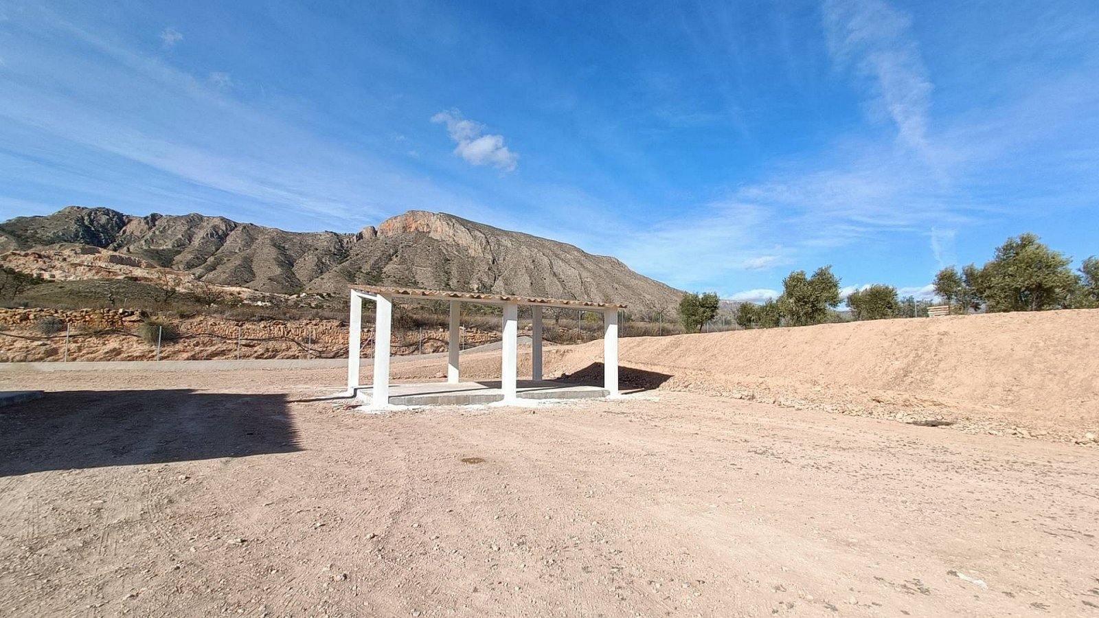 <p>Villa provided with 3 Bedrooms and 2 Bathrooms, optional swimming pool and carport. </p><p>We are delighted to present this fabulous brand new b...