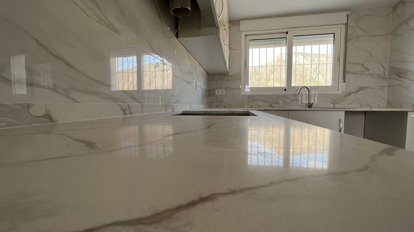 <p>Villa provided with 3 Bedrooms and 2 Bathrooms, optional swimming pool and carport. </p><p>We are delighted to present this fabulous brand new b...