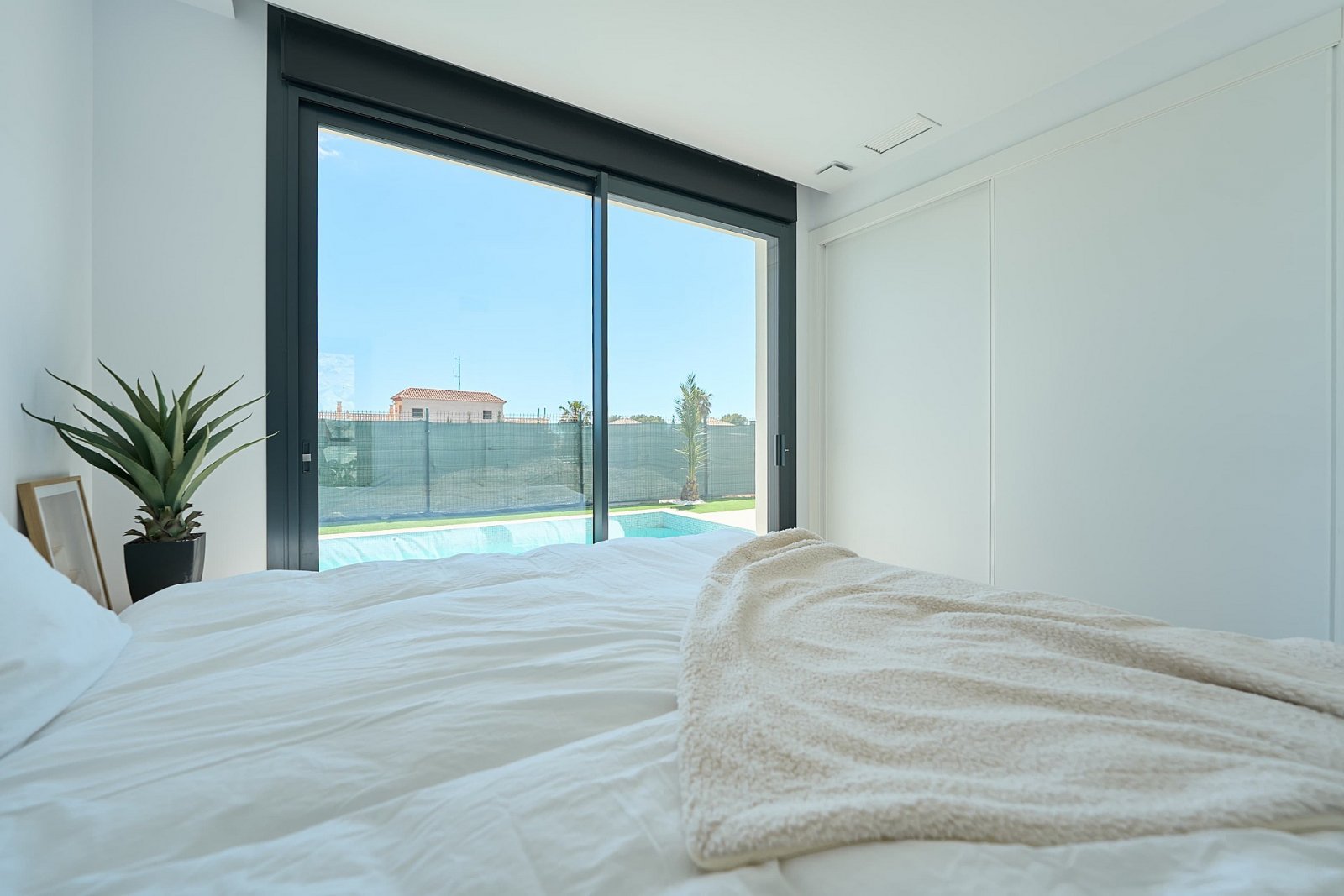 <p>Villa provided with 3 Bedrooms and 2 Bathrooms, private swimming pool and multiple parking spaces. </p><p>The villas are designed with wooden st...