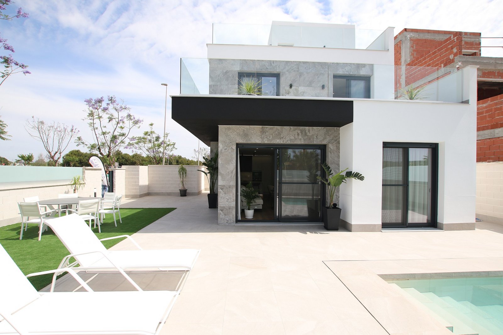 <p>Villa provided with 3 Bedrooms and 2 Bathrooms, private swimming pool and underground garage with cellar. </p><p>Discover these detached villas ...