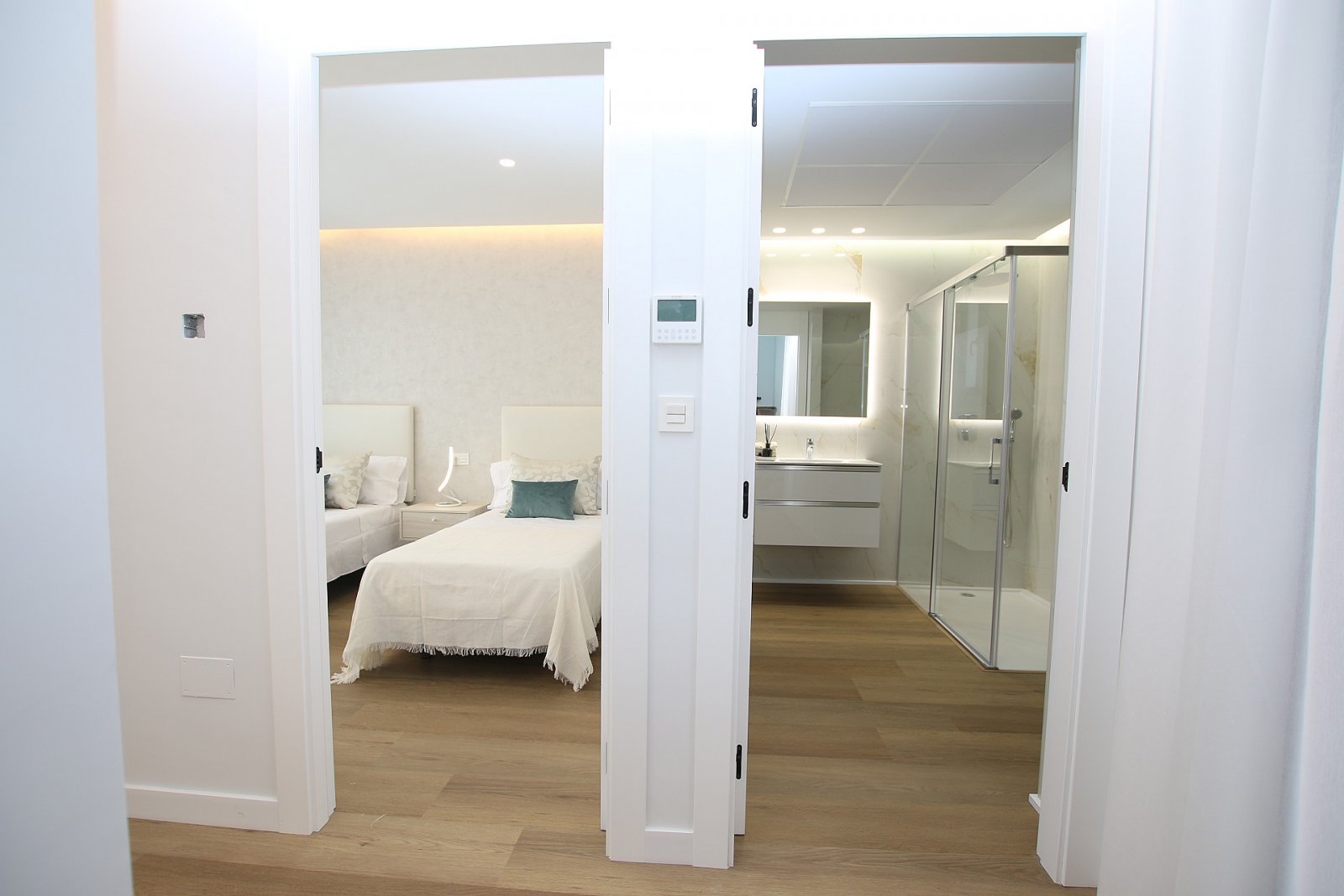 <p>Villa provided with 3 Bedrooms and 2 Bathrooms, private swimming pool and underground garage with cellar. </p><p>Discover these detached villas ...