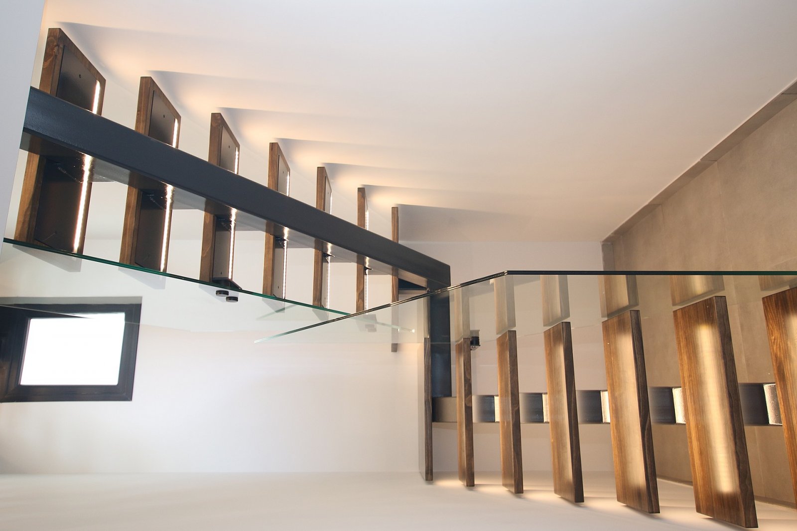 <p>Villa provided with 3 Bedrooms and 2 Bathrooms, private swimming pool and underground garage with cellar. </p><p>Discover these detached villas ...