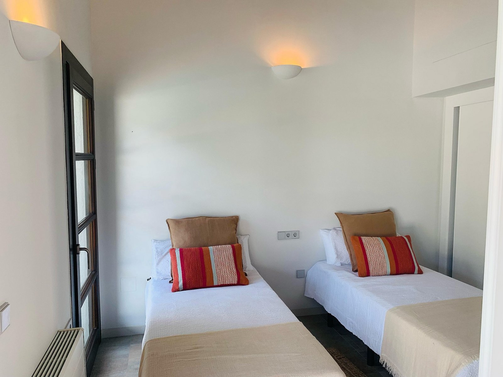 <p>Villa provided with 2 Bedrooms and 2 Bathrooms, private swimming pool and parking space on own plot. </p><p>Our first collection consists of 11 ...