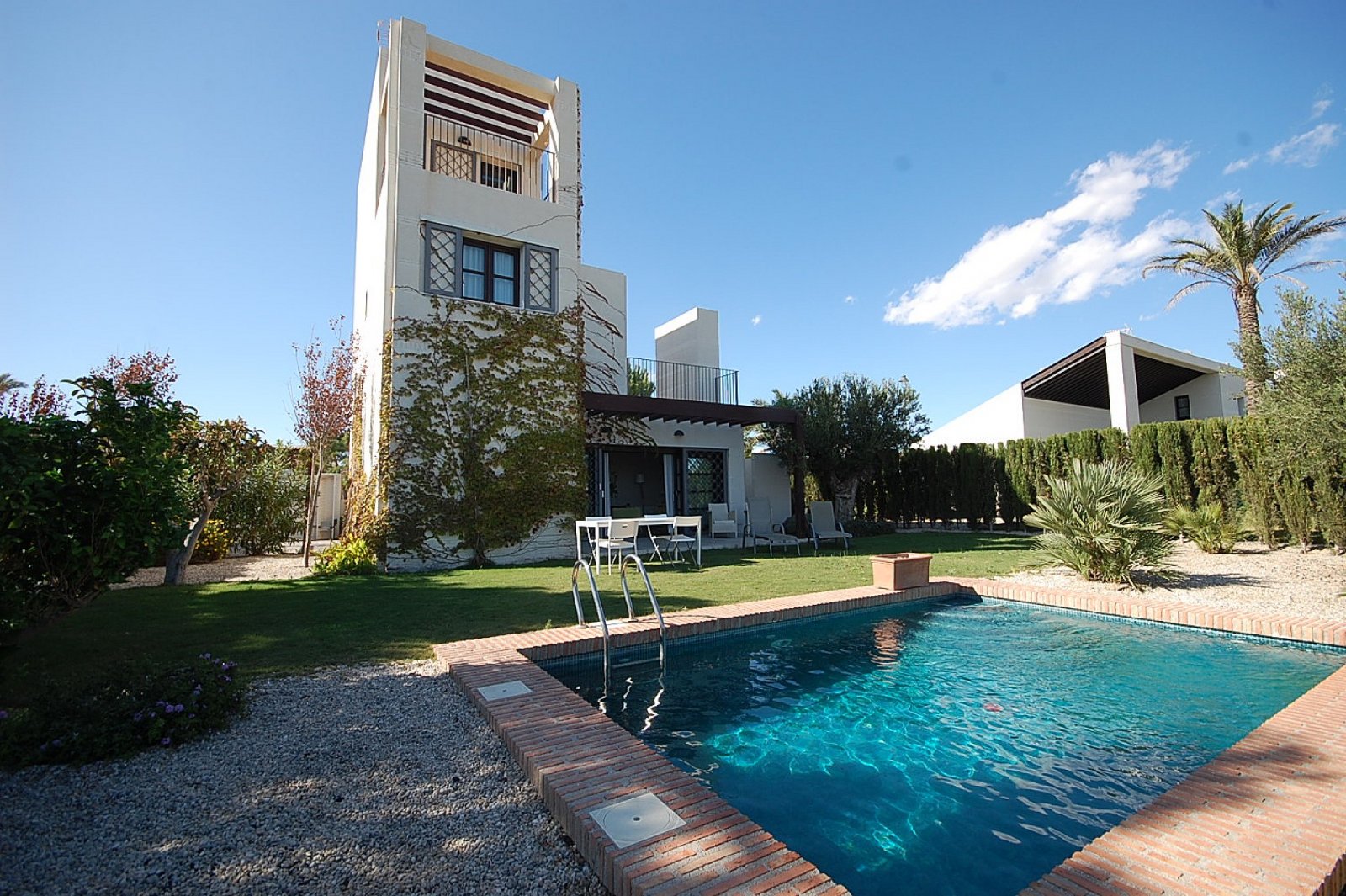 <p>Villa provided with 4 Bedrooms and 2 Bathrooms, private swimming pool and parking space on own plot. </p><p>20 Mediterranean style detached vill...