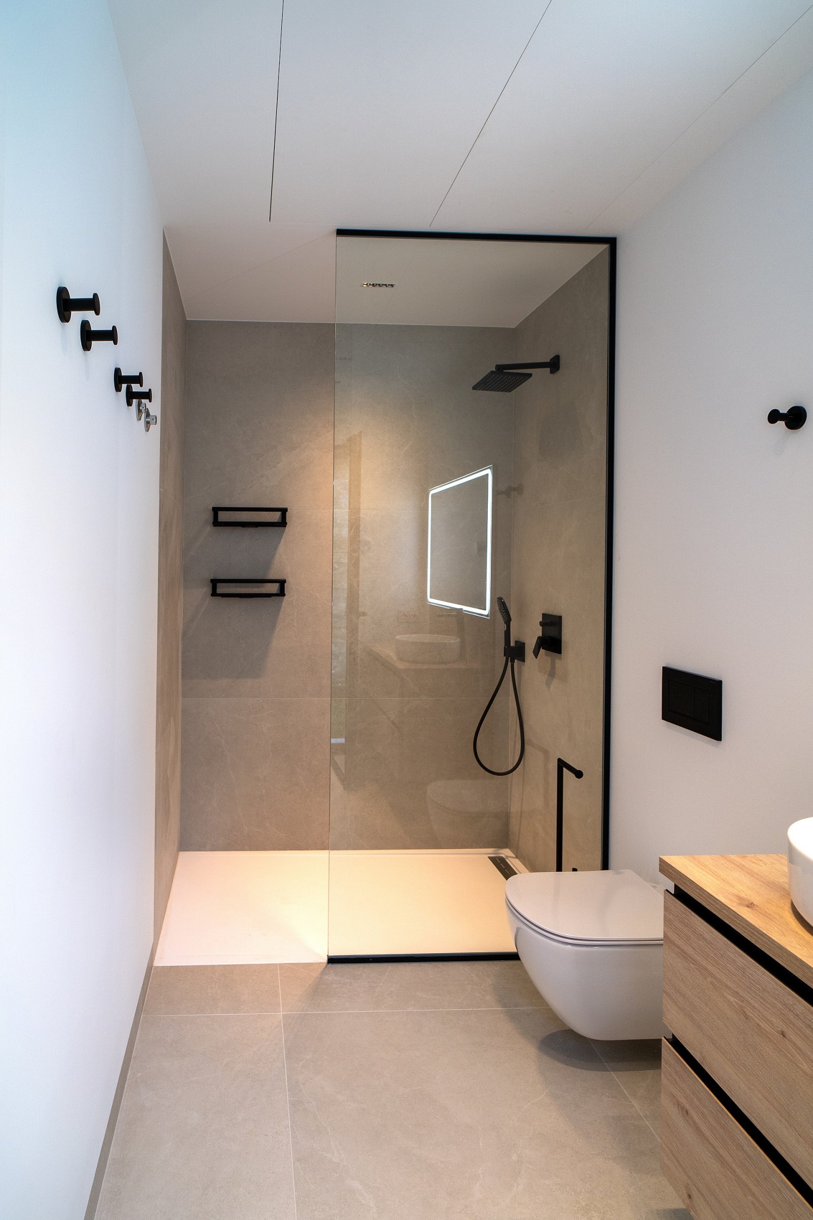 <p>Villa provided with 3 Bedrooms and 3 Bathrooms, private swimming pool and underground garage with cellar. </p><p>With basement and garage. The v...