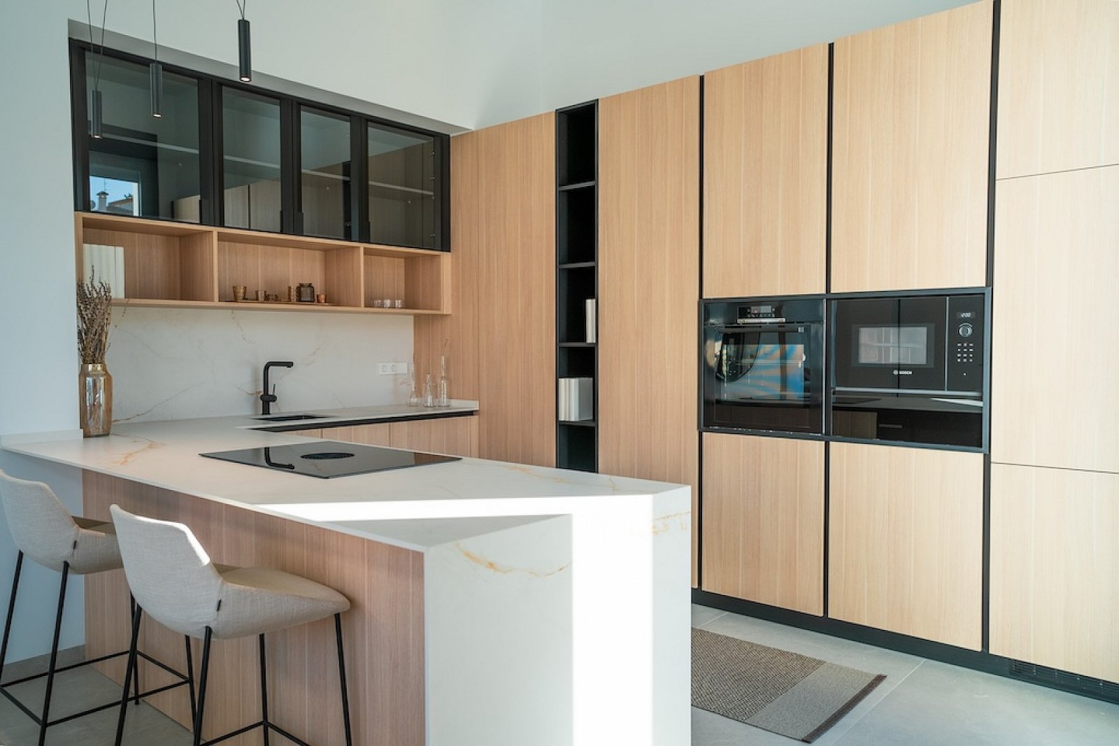 <p>Villa provided with 4 Bedrooms and 4 Bathrooms, private swimming pool and parking space on own plot. </p><p>These villas in Rojales offer a uniq...