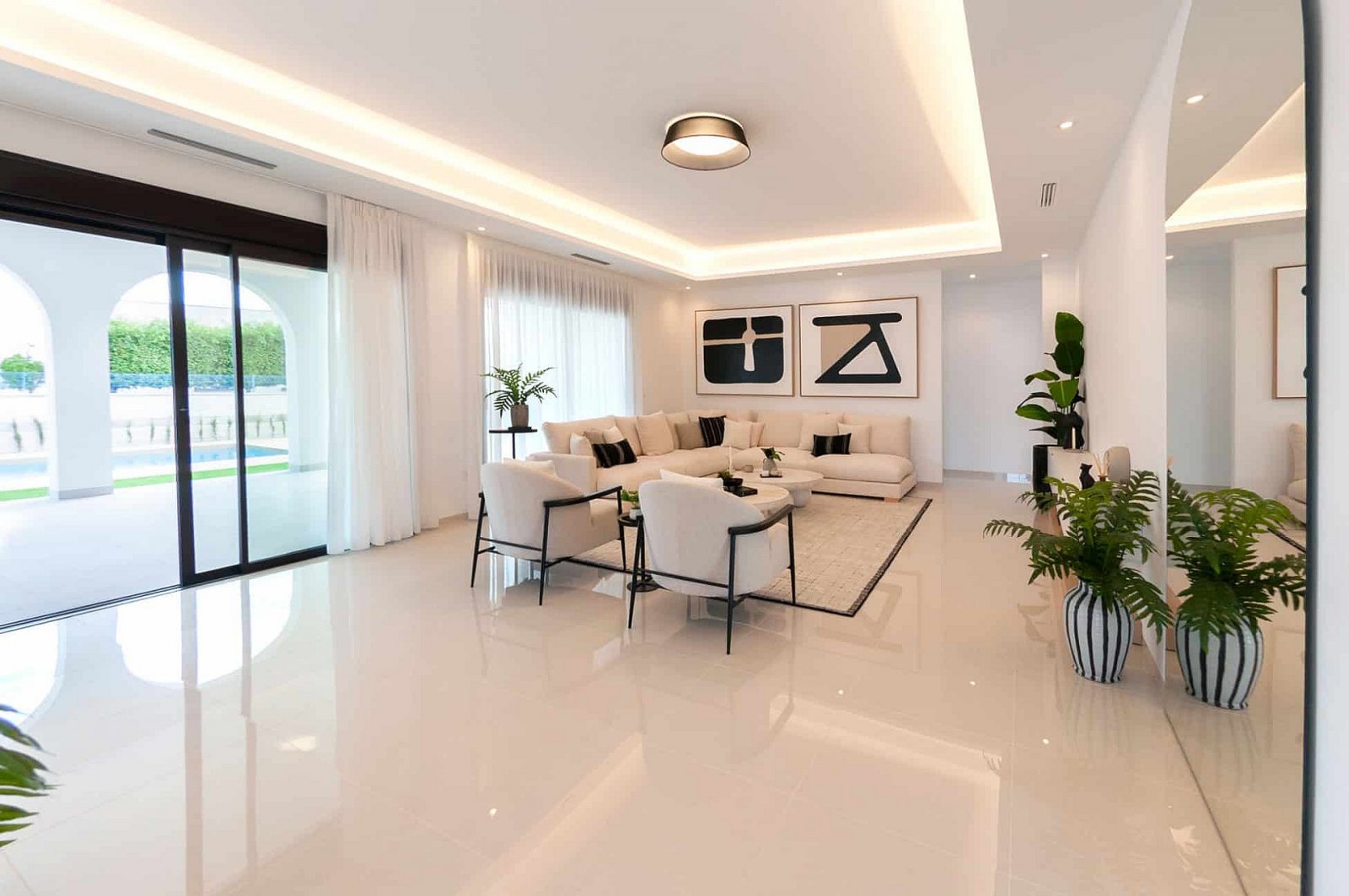 <p>Villa provided with 3 Bedrooms and 2 Bathrooms, private swimming pool and multiple parking spaces. </p><p>Villa on a spacious plot. The home com...