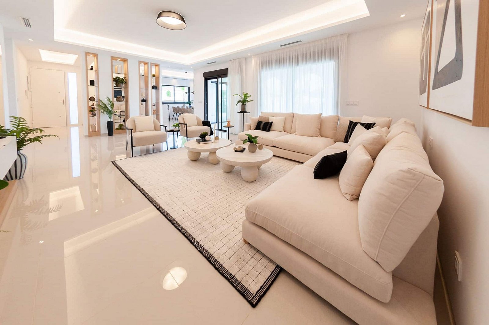 <p>Villa provided with 3 Bedrooms and 2 Bathrooms, private swimming pool and multiple parking spaces. </p><p>Villa on a spacious plot. The home com...