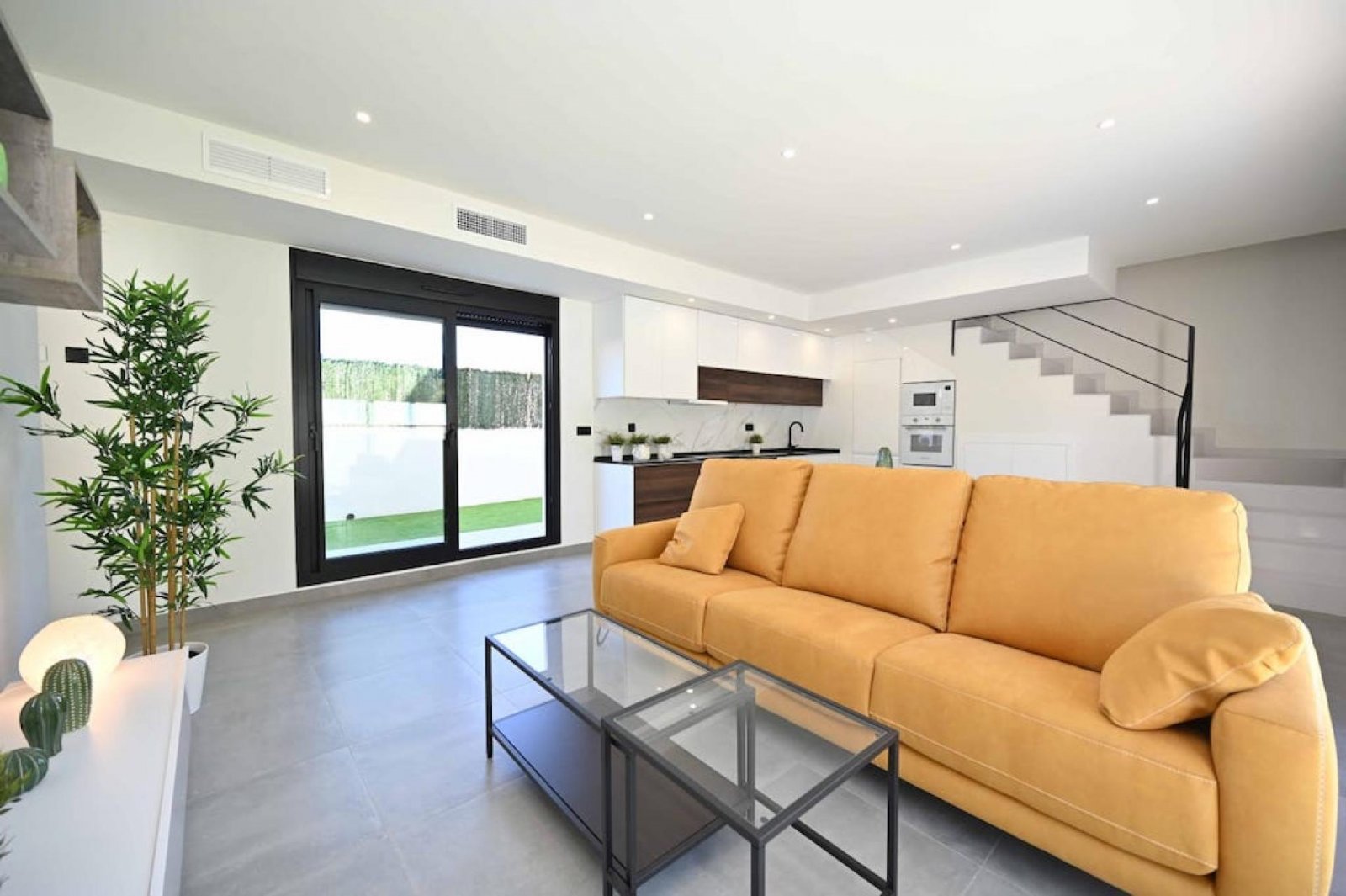 <p>Terraced villa provided with 3 Bedrooms and 3 Bathrooms, optional swimming pool and private parking space within domain. </p><p>The residential ...