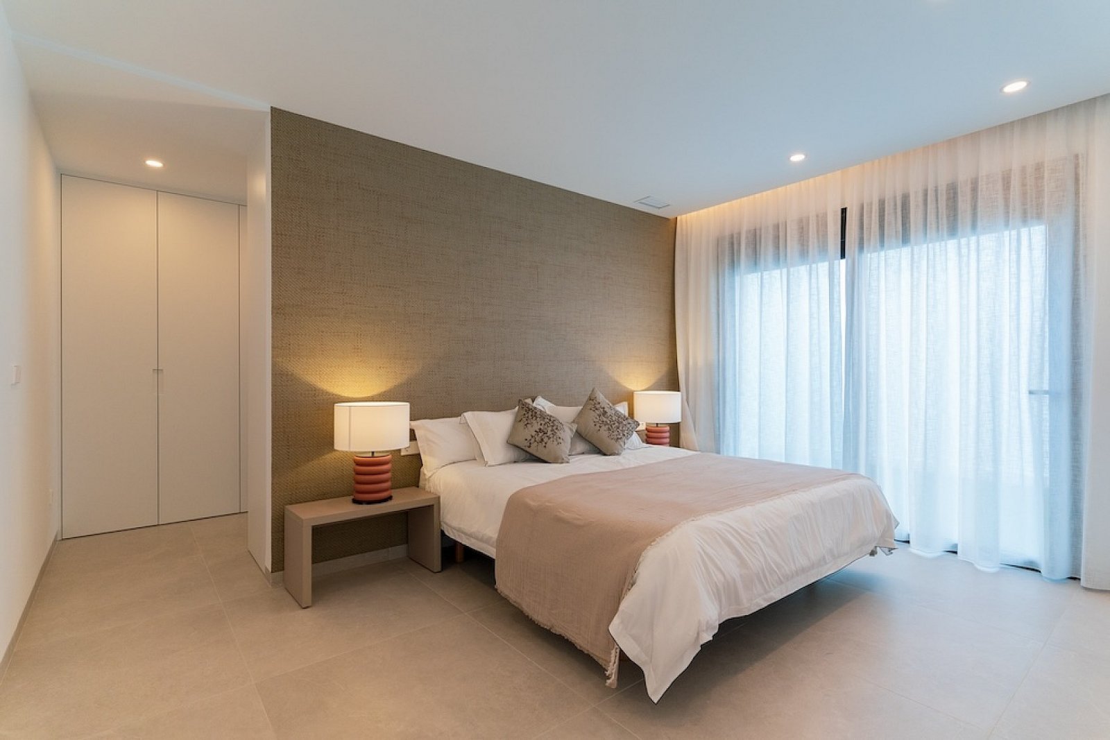 <p>Villa provided with 3 Bedrooms and 2 Bathrooms, private swimming pool and parking space on own plot. </p><p>These villas in Rojales offer a uniq...