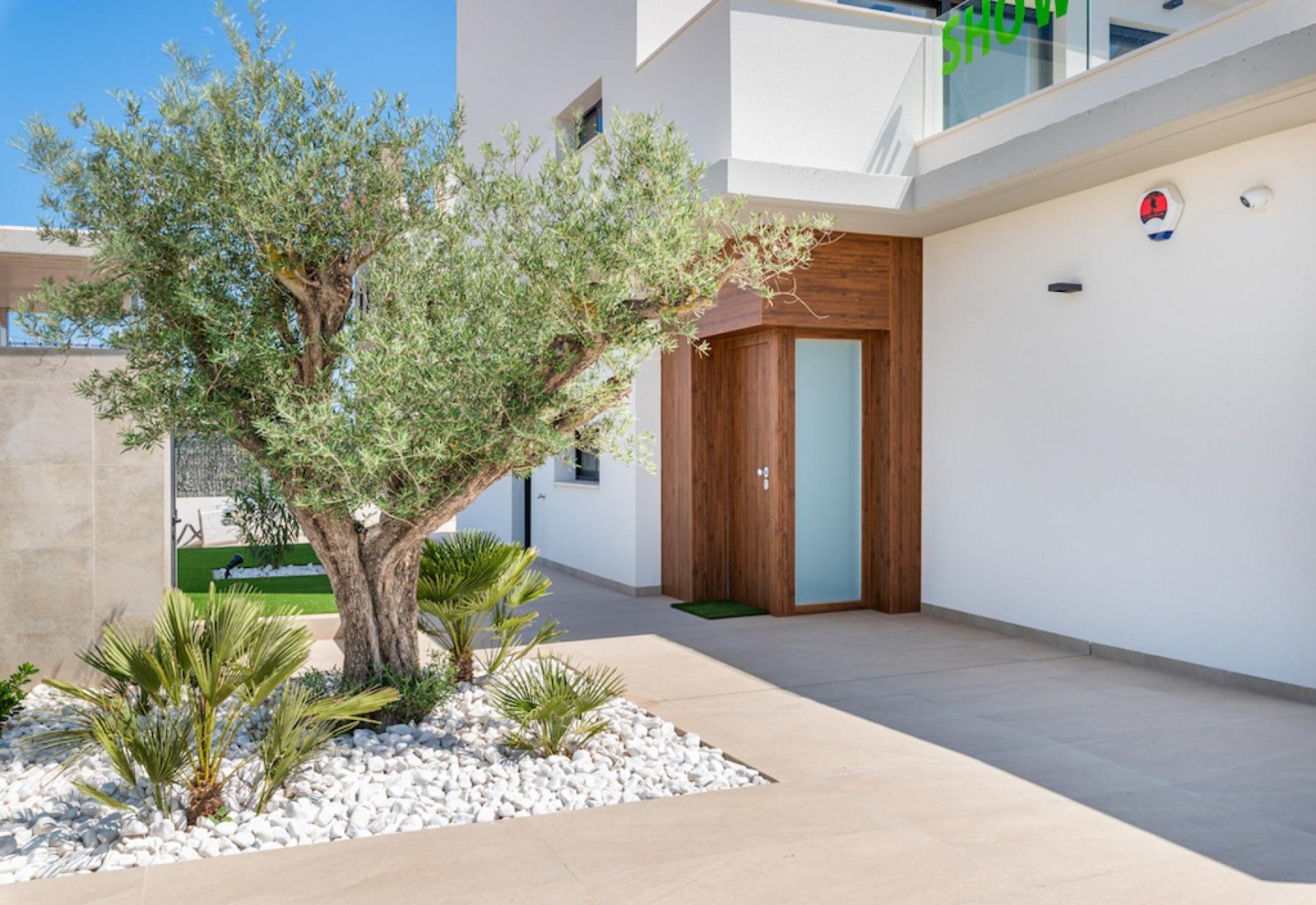 <p>Villa provided with 3 Bedrooms and 3 Bathrooms, private swimming pool and parking space on own plot. </p><p>Discover this beautiful development ...