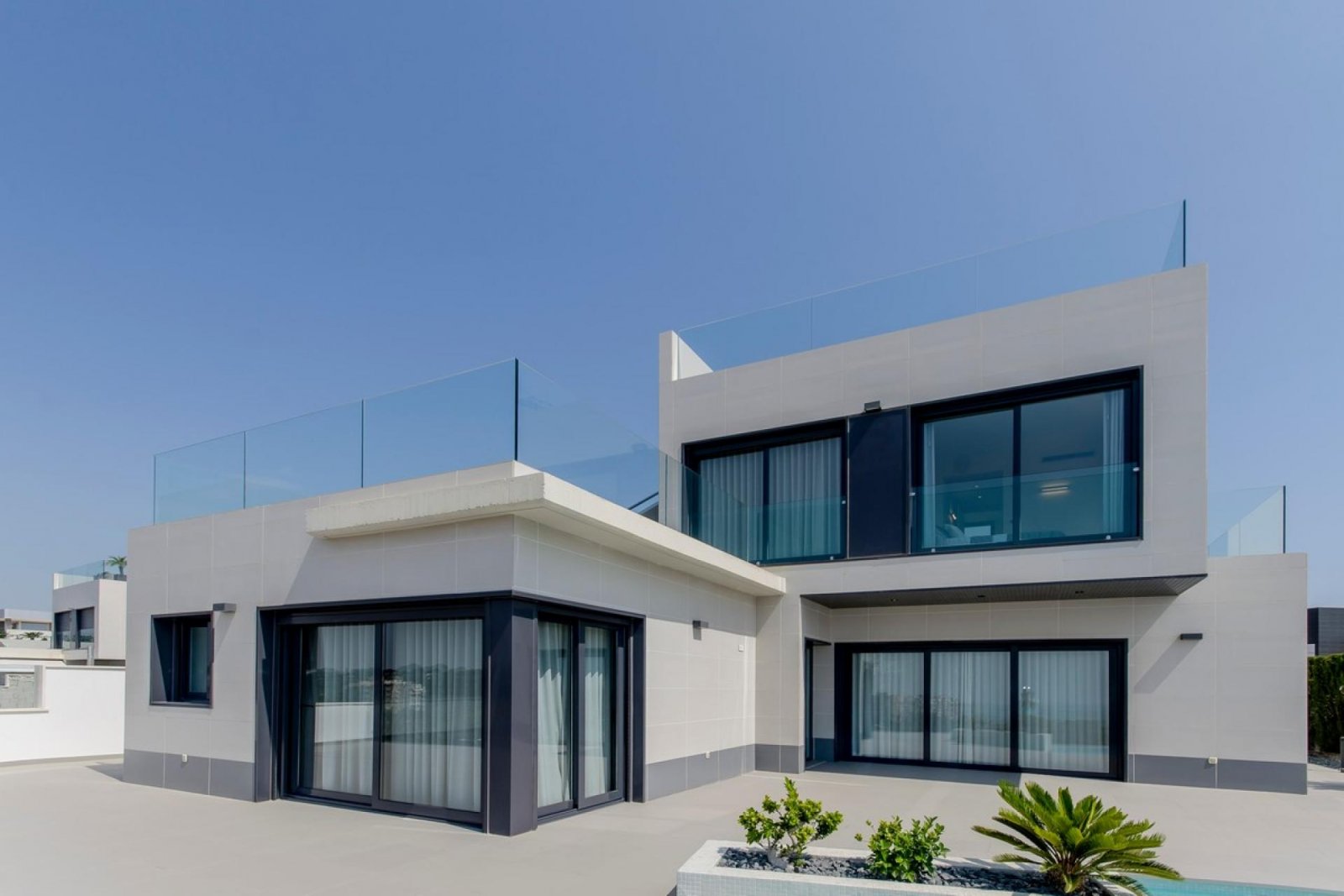 <p>Villa provided with 3 Bedrooms and 4 Bathrooms, private swimming pool and underground parking space. </p><p>Discover this beautiful development ...