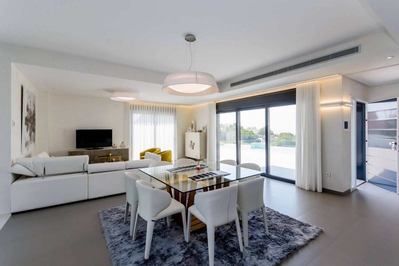 <p>Villa provided with 3 Bedrooms and 4 Bathrooms, private swimming pool and underground parking space. </p><p>Discover this beautiful development ...