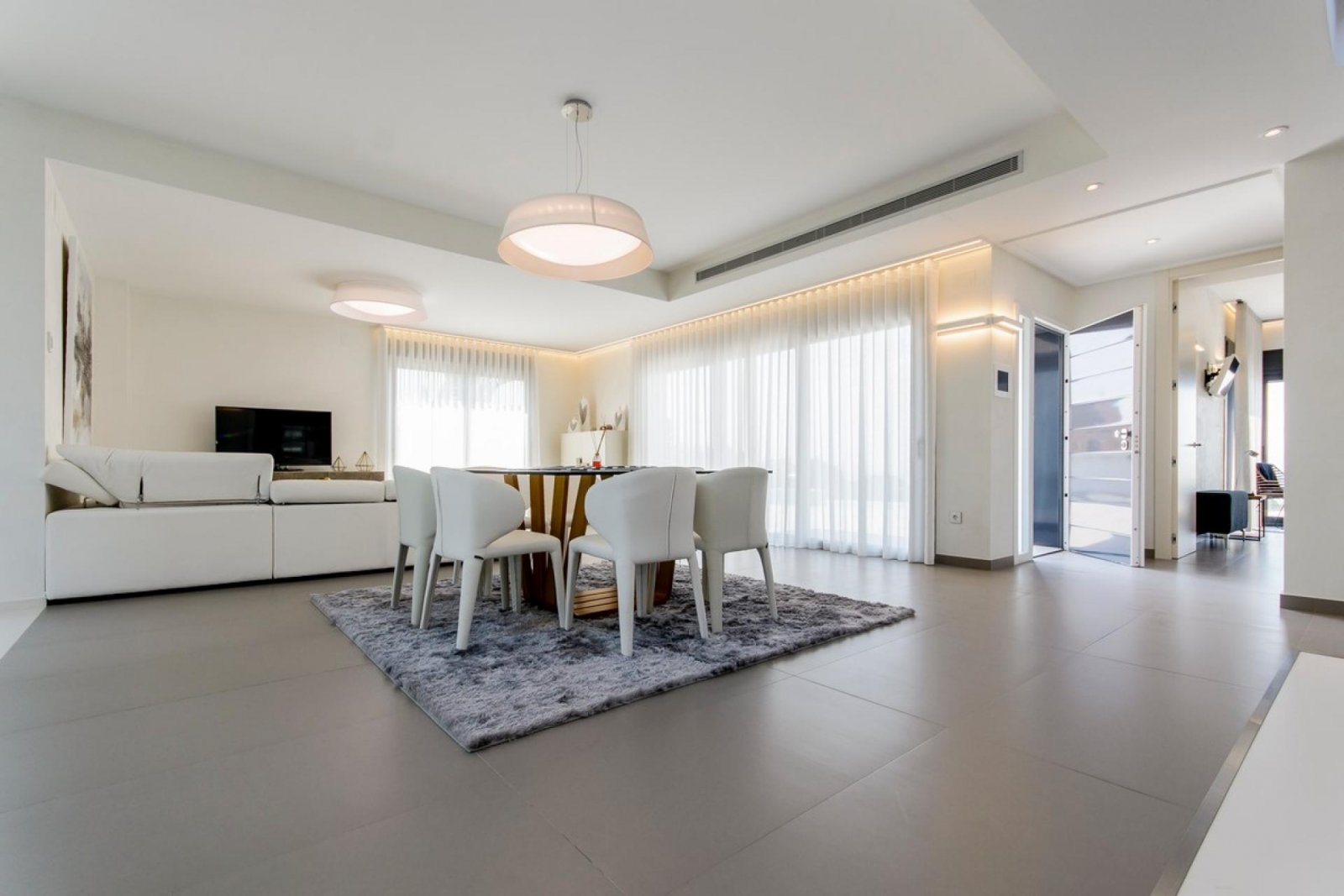 <p>Villa provided with 3 Bedrooms and 4 Bathrooms, private swimming pool and underground parking space. </p><p>Discover this beautiful development ...