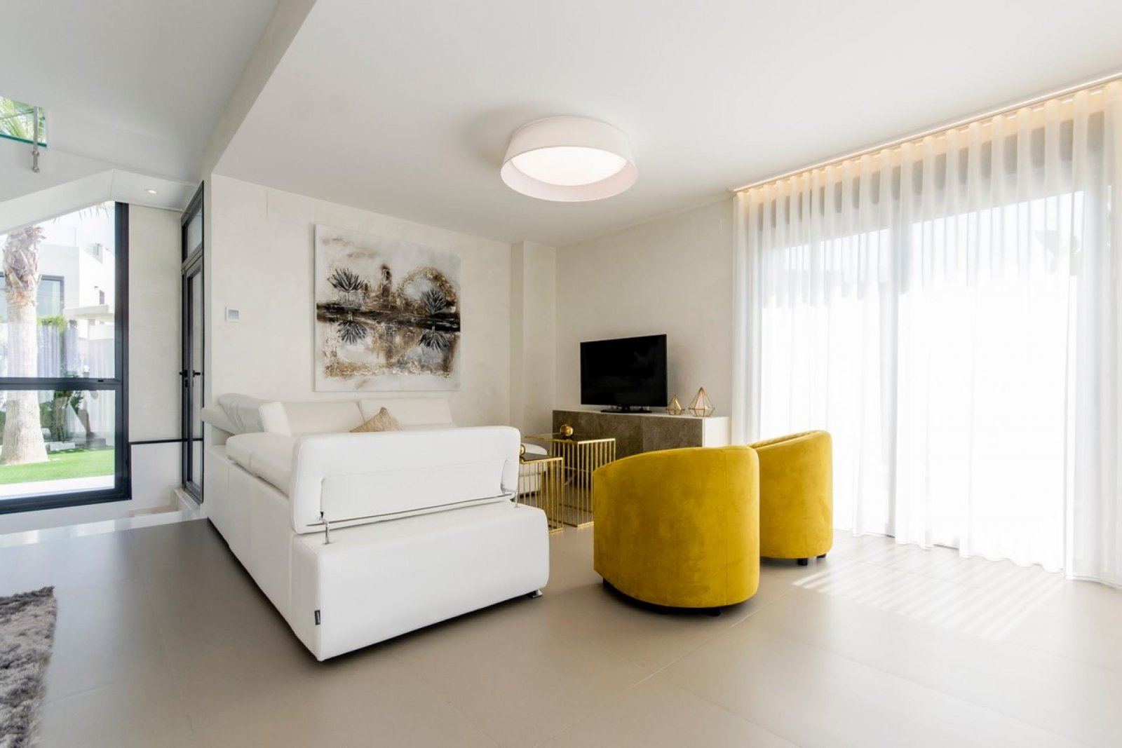 <p>Villa provided with 3 Bedrooms and 4 Bathrooms, private swimming pool and underground parking space. </p><p>Discover this beautiful development ...