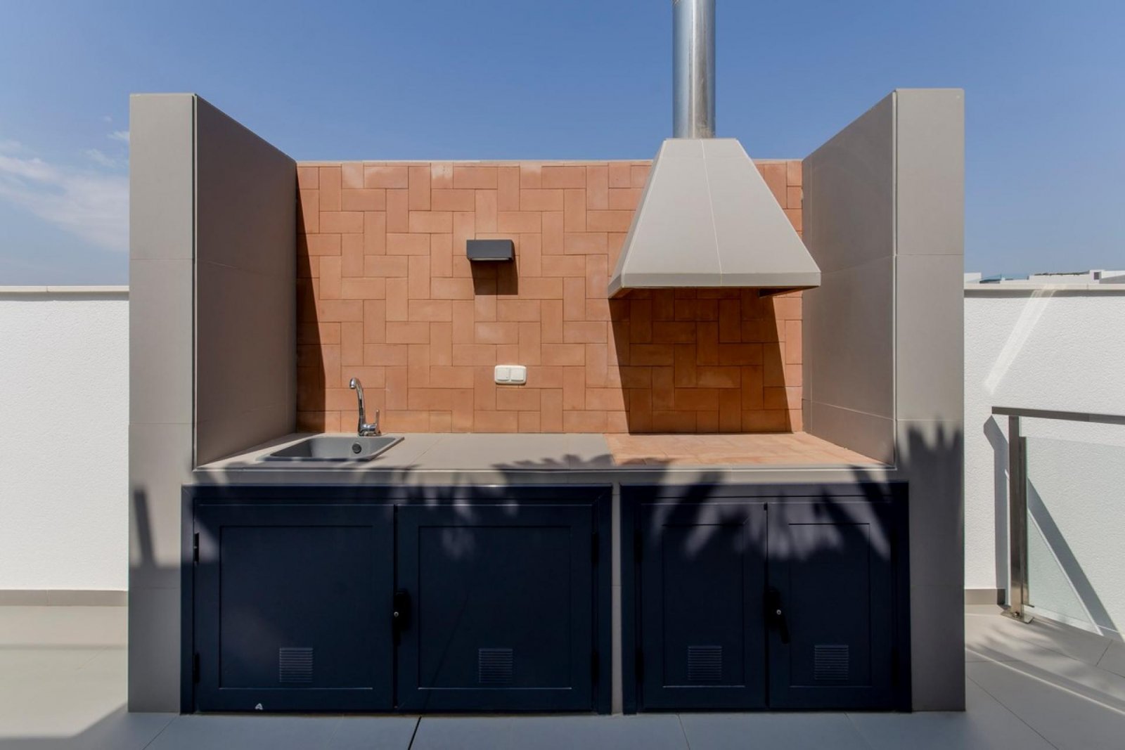 <p>Villa provided with 3 Bedrooms and 4 Bathrooms, private swimming pool and underground parking space. </p><p>Discover this beautiful development ...