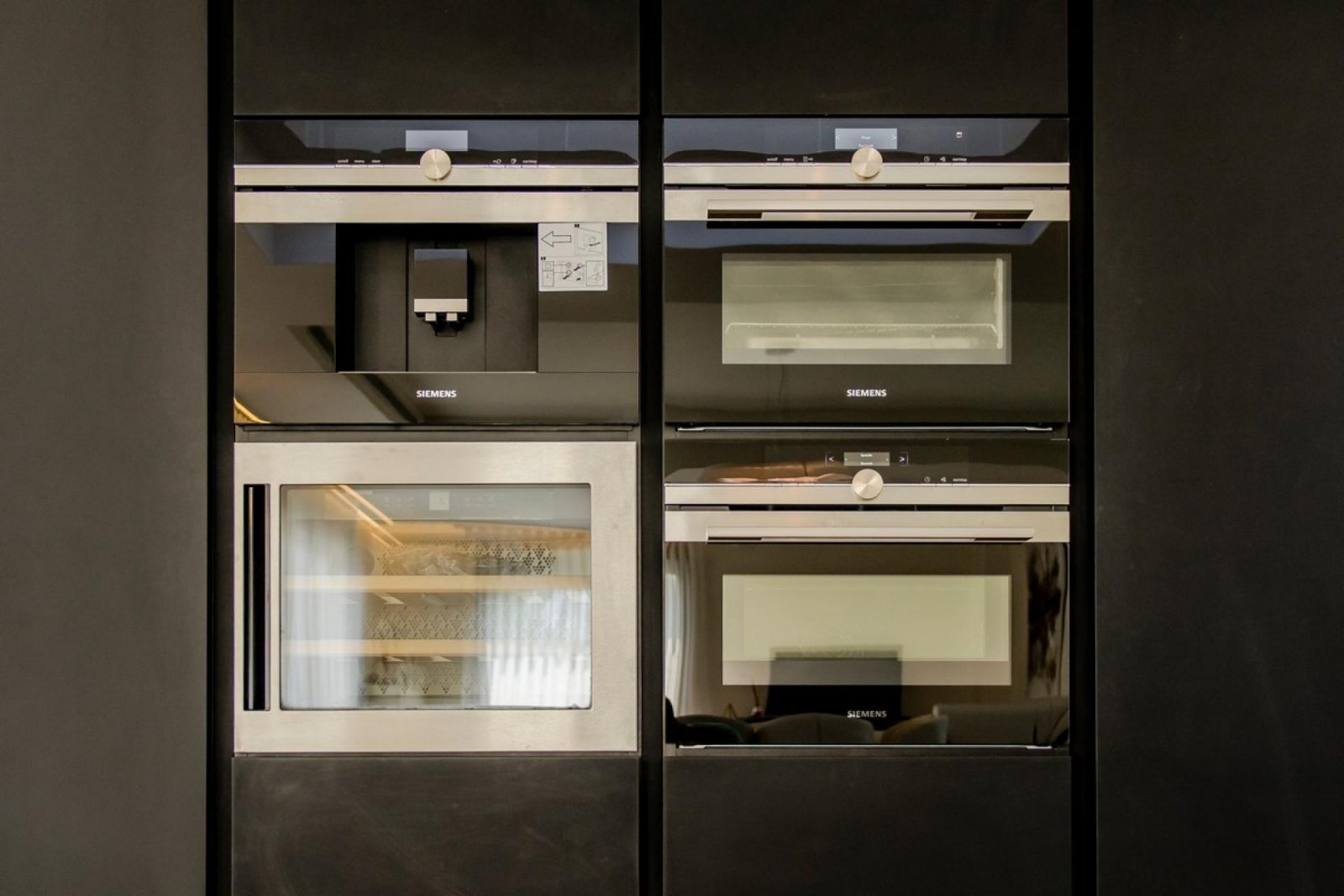 <p>Villa provided with 3 Bedrooms and 4 Bathrooms, private swimming pool and underground parking space. </p><p>Discover this beautiful development ...