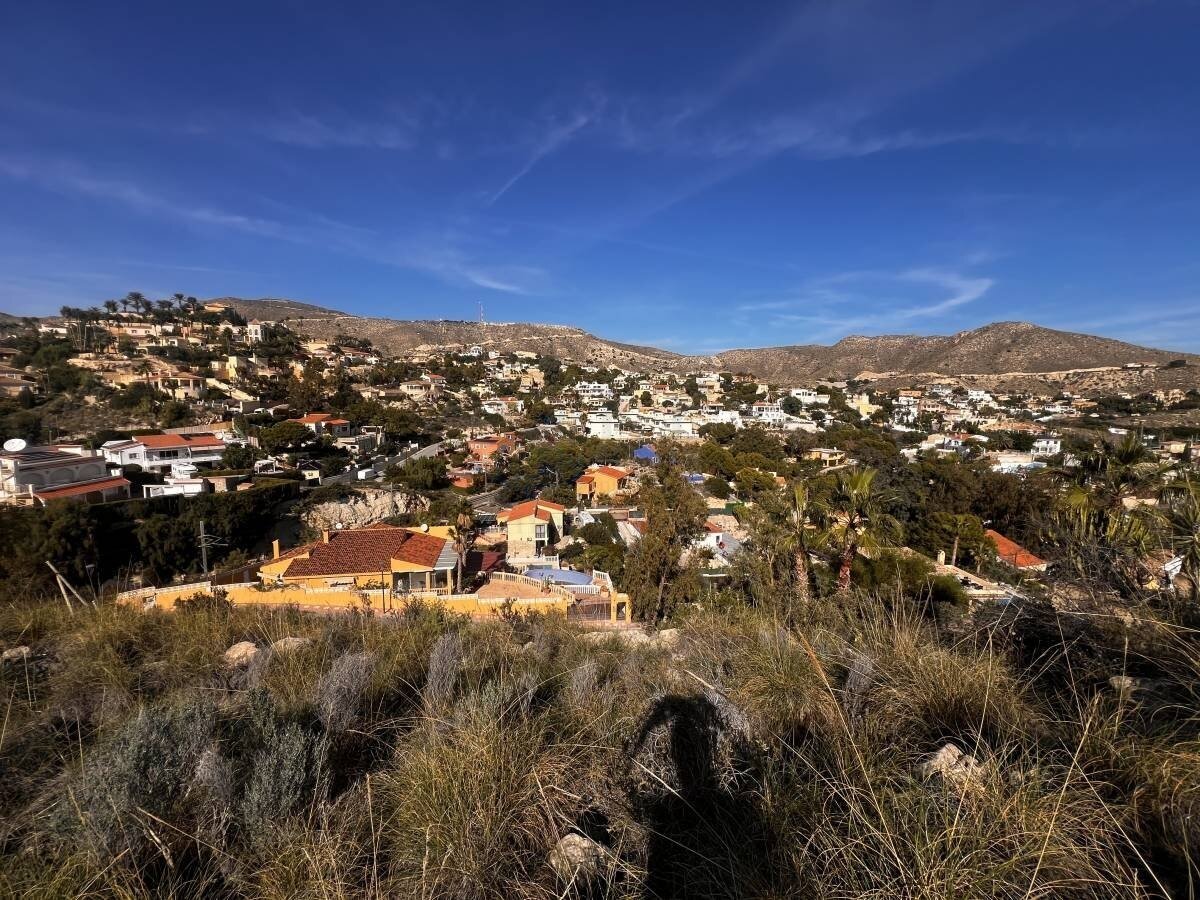 Exklusives Baugrundstück mit Blick auf Küste und Meer