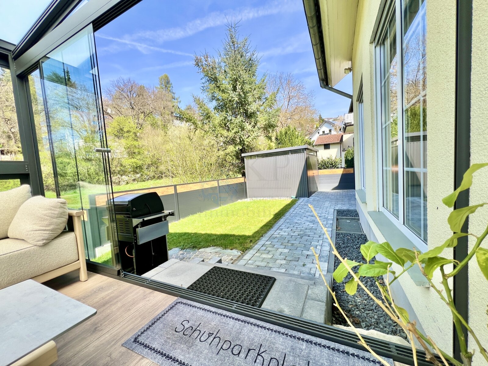 EPPSTEIN: CHARMANTES + EINMALIGES EFH MIT SOMMERGARTEN, SAUNA & TRAUMGRUNDSTÜCK 