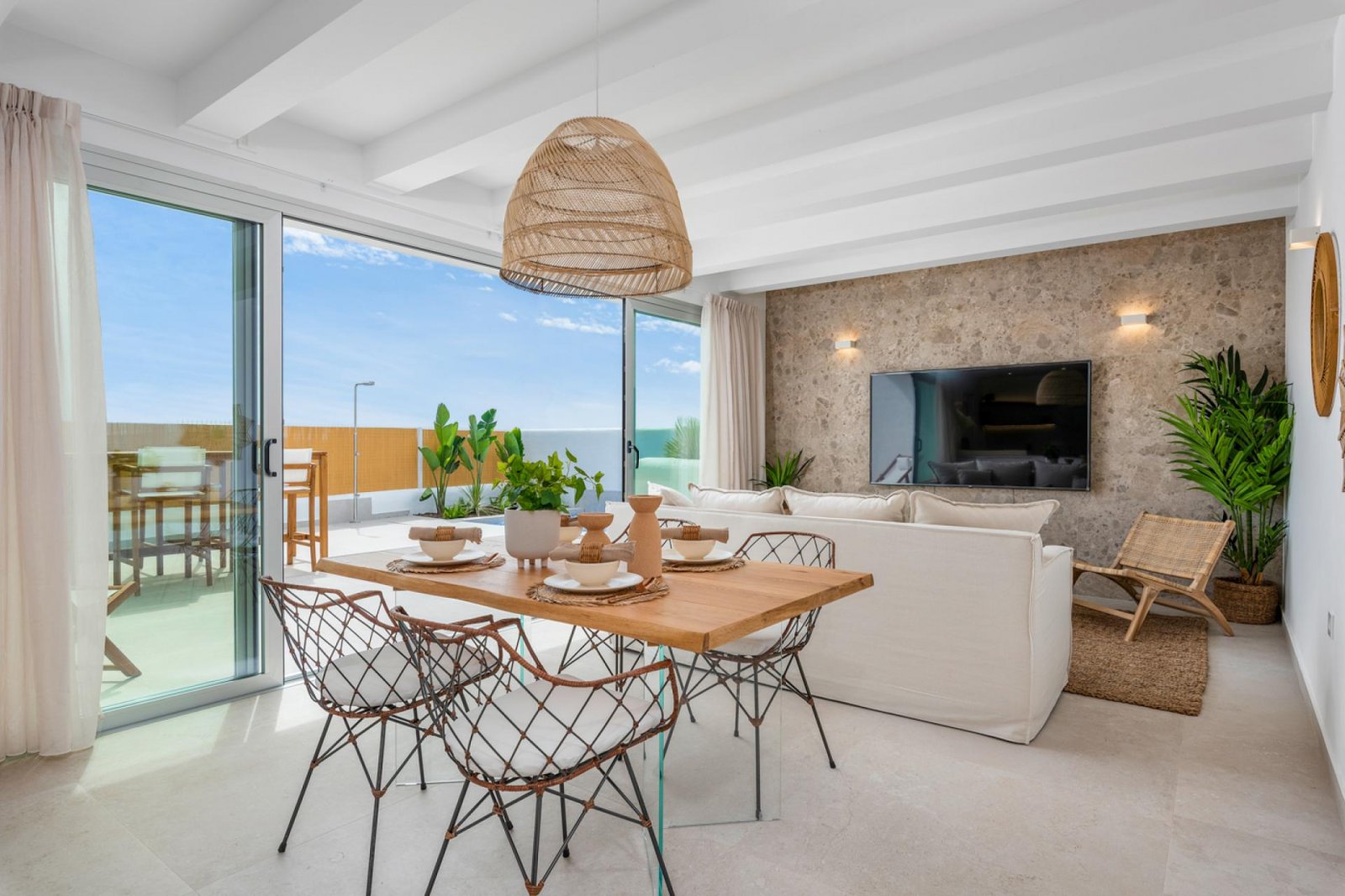 <p>Villa provided with 3 Bedrooms and 2 Bathrooms, private swimming pool and parking space on own plot. </p><p>The residence consists of 11 detache...