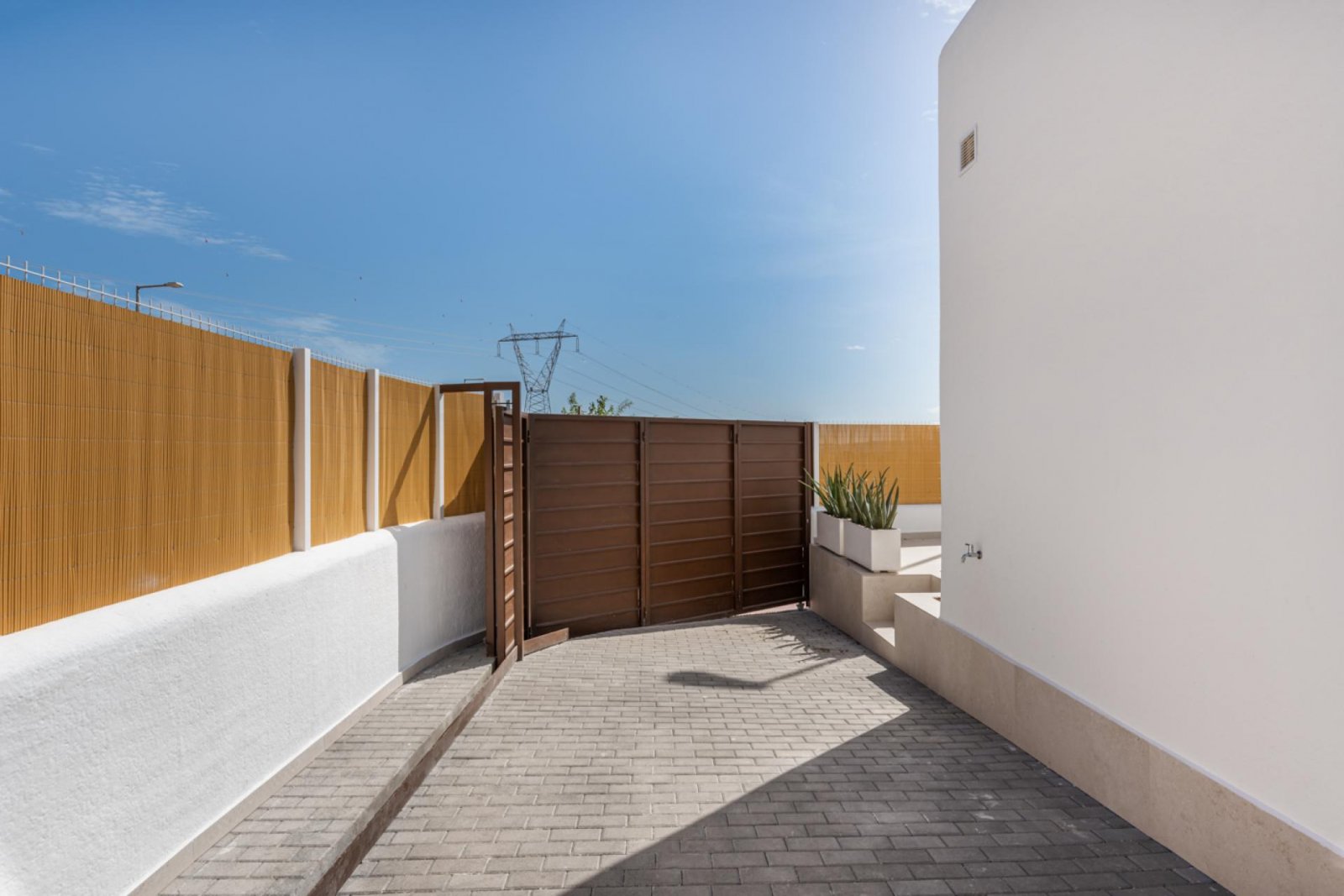 <p>Villa provided with 3 Bedrooms and 2 Bathrooms, private swimming pool and parking space on own plot. </p><p>The residence consists of 11 detache...