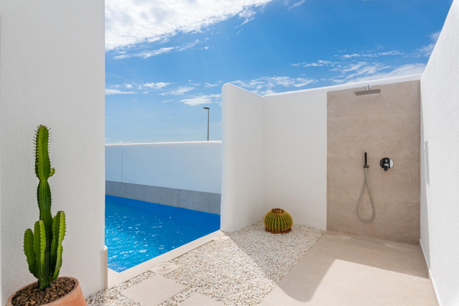 <p>Villa provided with 3 Bedrooms and 2 Bathrooms, private swimming pool and parking space on own plot. </p><p>The residence consists of 11 detache...