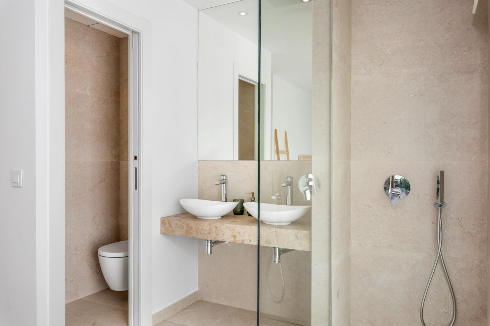 <p>Villa provided with 3 Bedrooms and 2 Bathrooms, private swimming pool and parking space on own plot. </p><p>The residence consists of 11 detache...