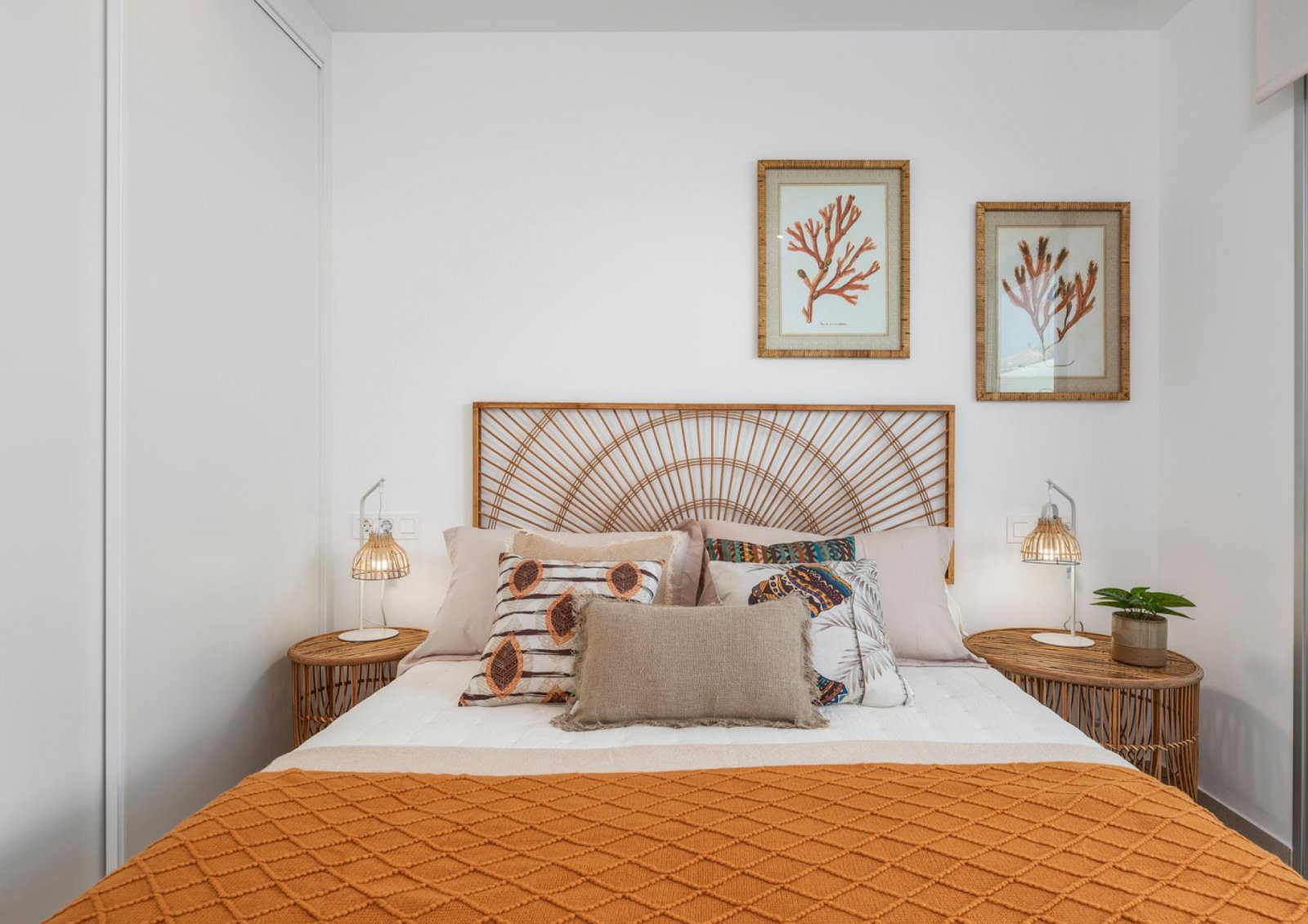 <p>Villa provided with 3 Bedrooms and 2 Bathrooms, private swimming pool and parking space on own plot. </p><p>The residence consists of 11 detache...