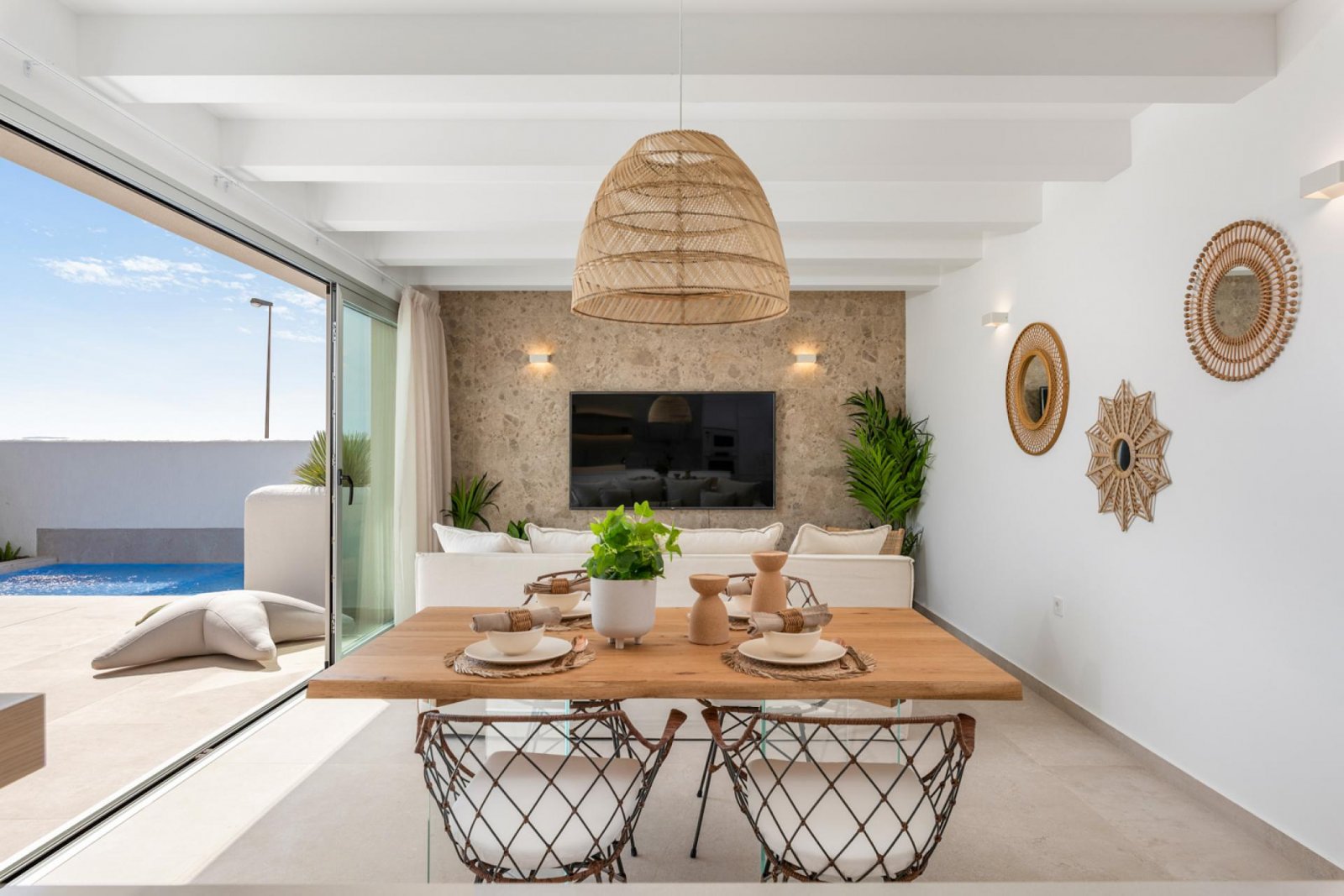 <p>Villa provided with 3 Bedrooms and 2 Bathrooms, private swimming pool and parking space on own plot. </p><p>The residence consists of 11 detache...