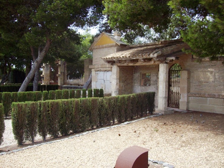   <br />	 This Luxurious, Rustic &amp; Highly Private, Four Bedroom Country Villa in Lo Pepin is located in the area of Ciudad Quesada. Amenities s...